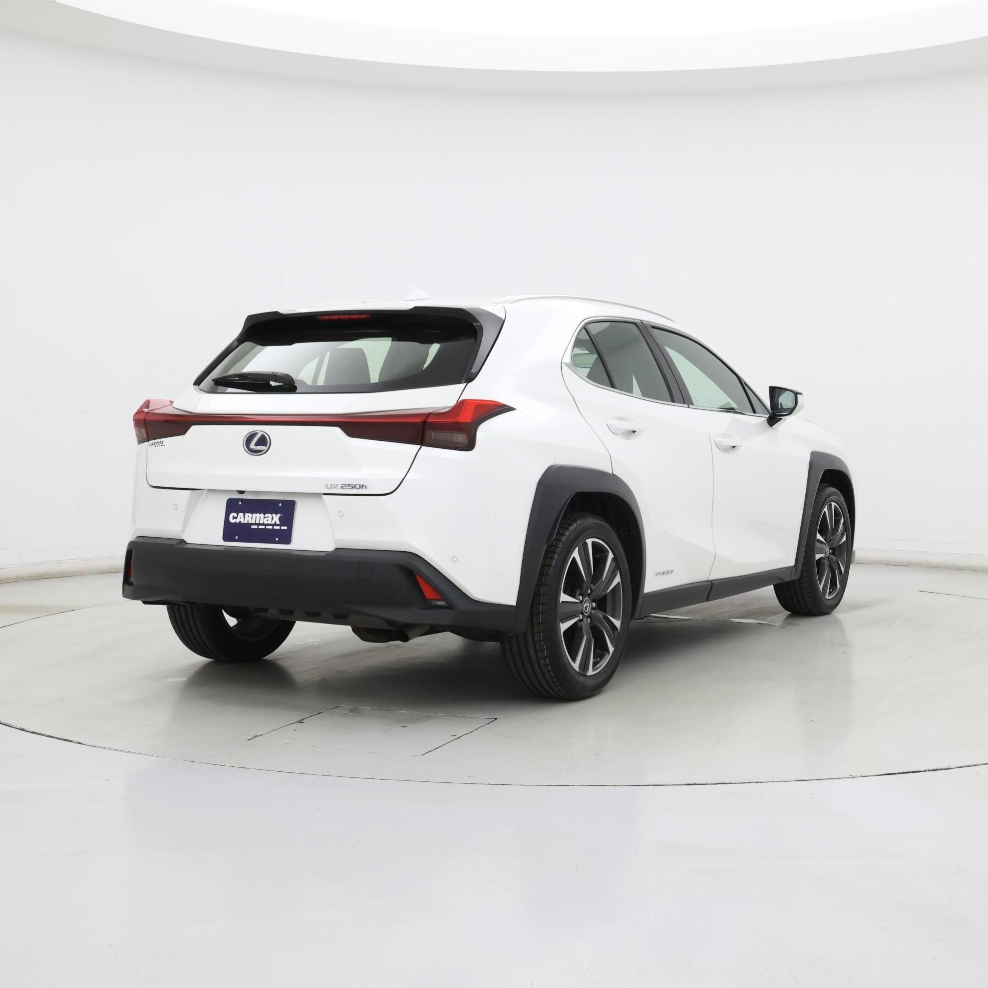 Thumbnail: 2019 Lexus UX - 8