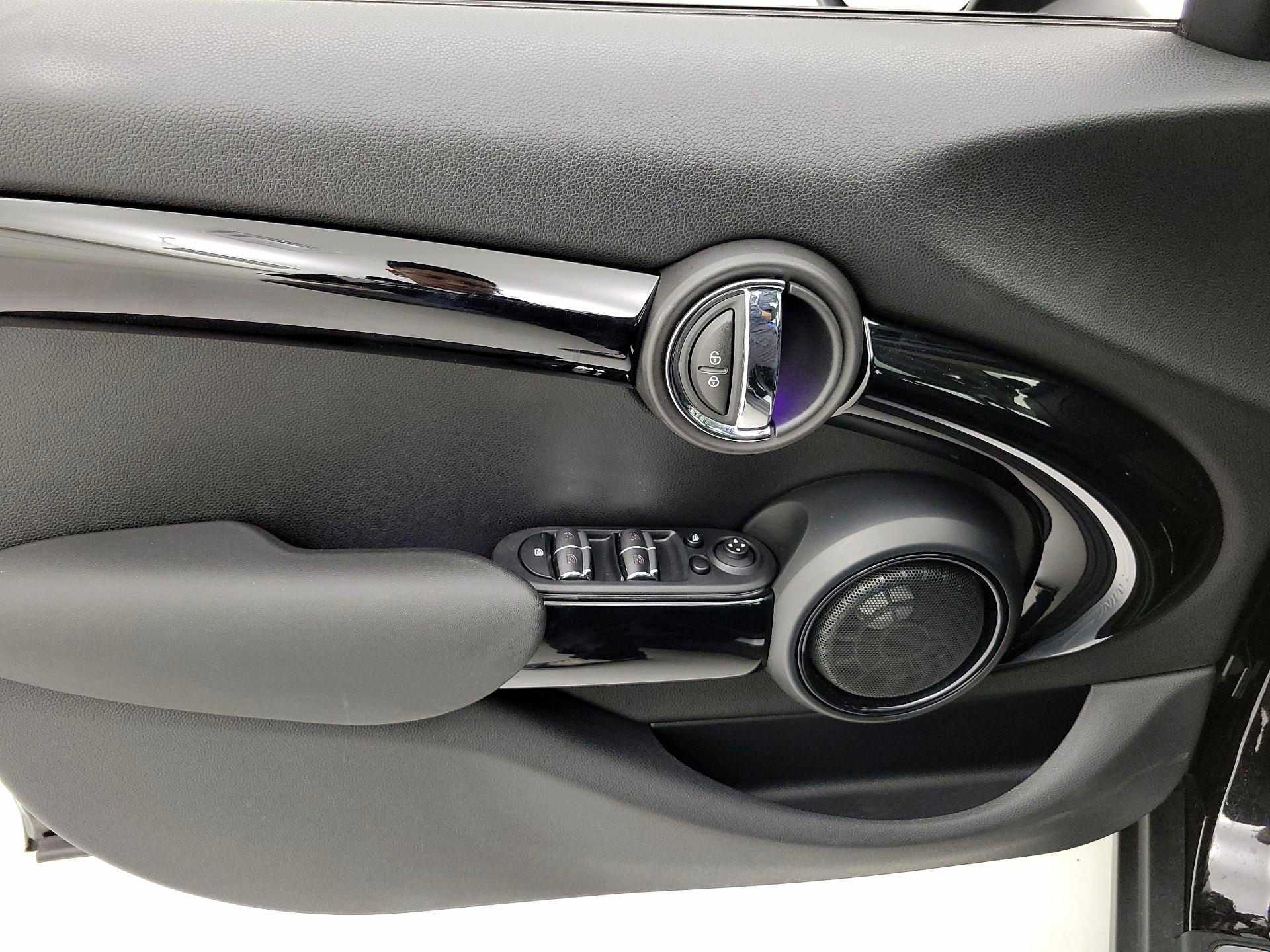 Thumbnail: 2019 MINI Cooper Hardtop - 12