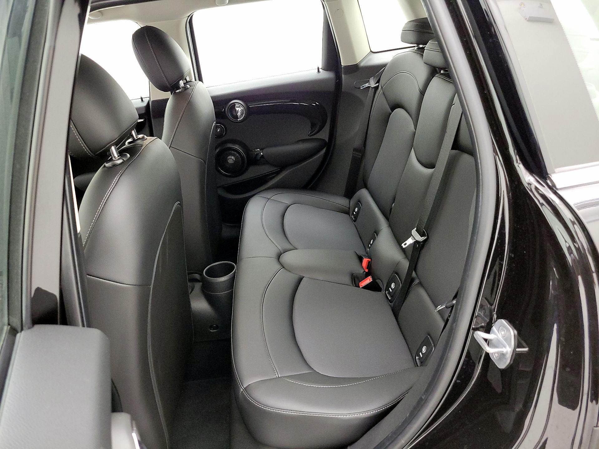 Thumbnail: 2019 MINI Cooper Hardtop - 20