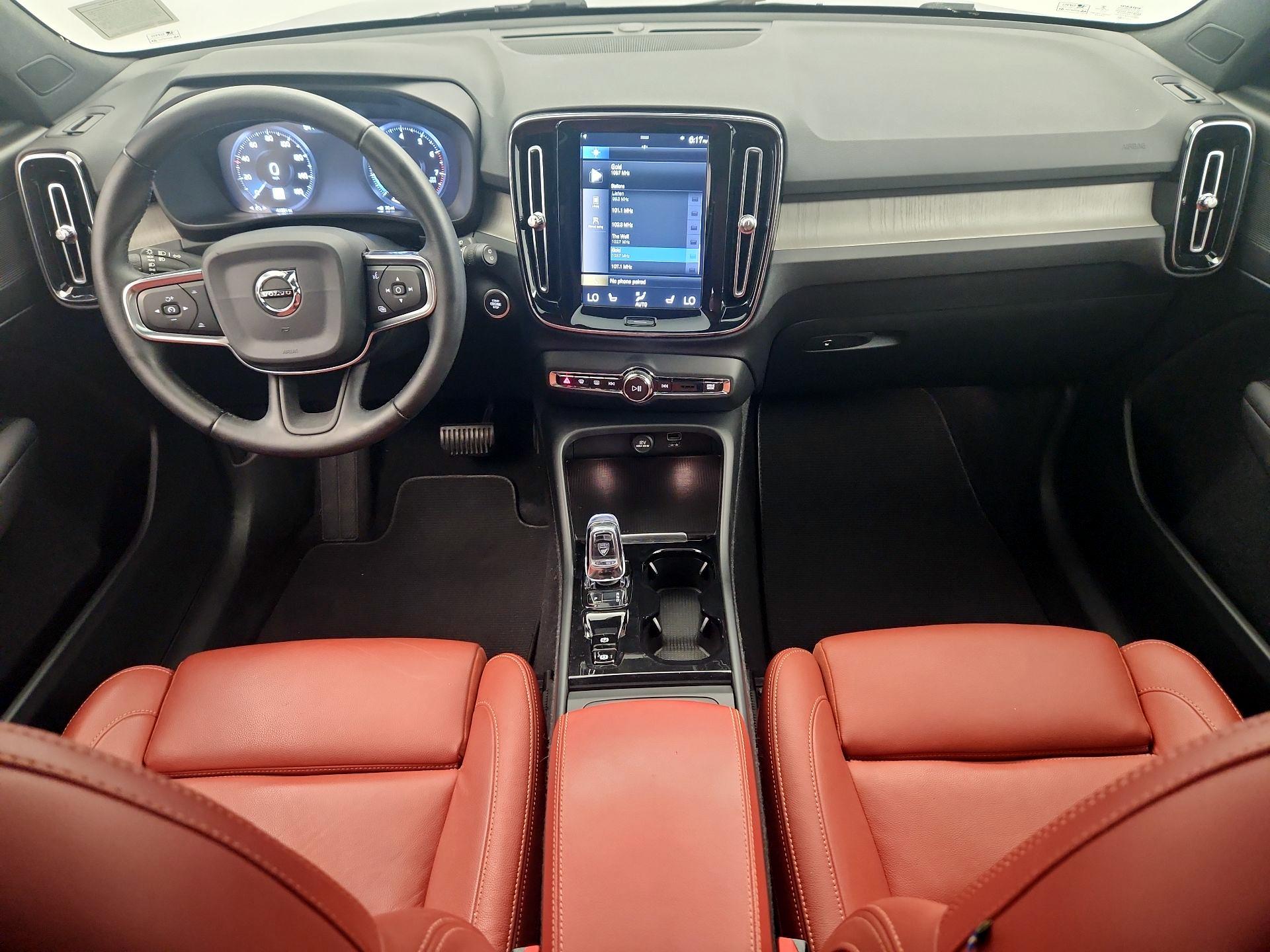 Thumbnail: 2019 Volvo XC40 - 9