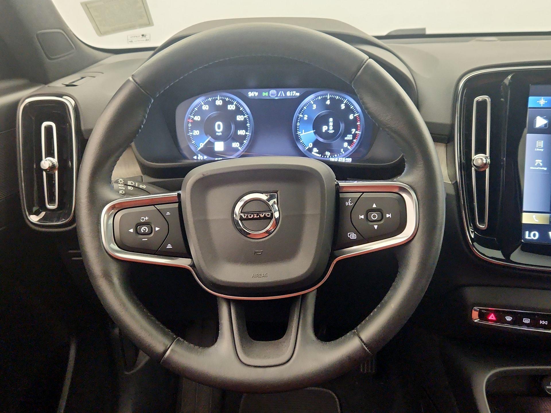 Thumbnail: 2019 Volvo XC40 - 10