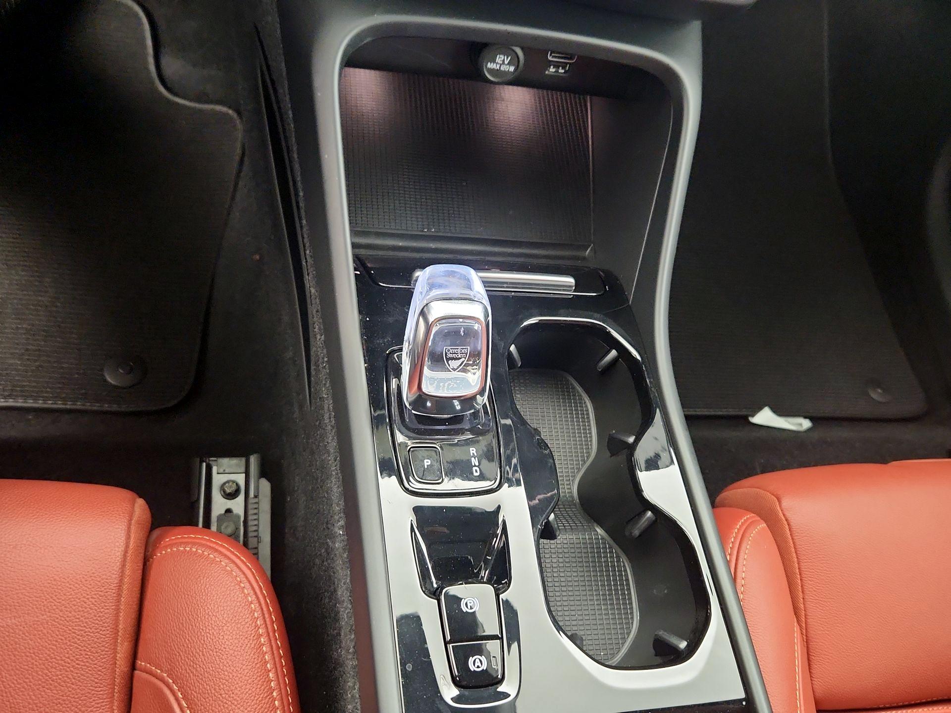 Thumbnail: 2019 Volvo XC40 - 16