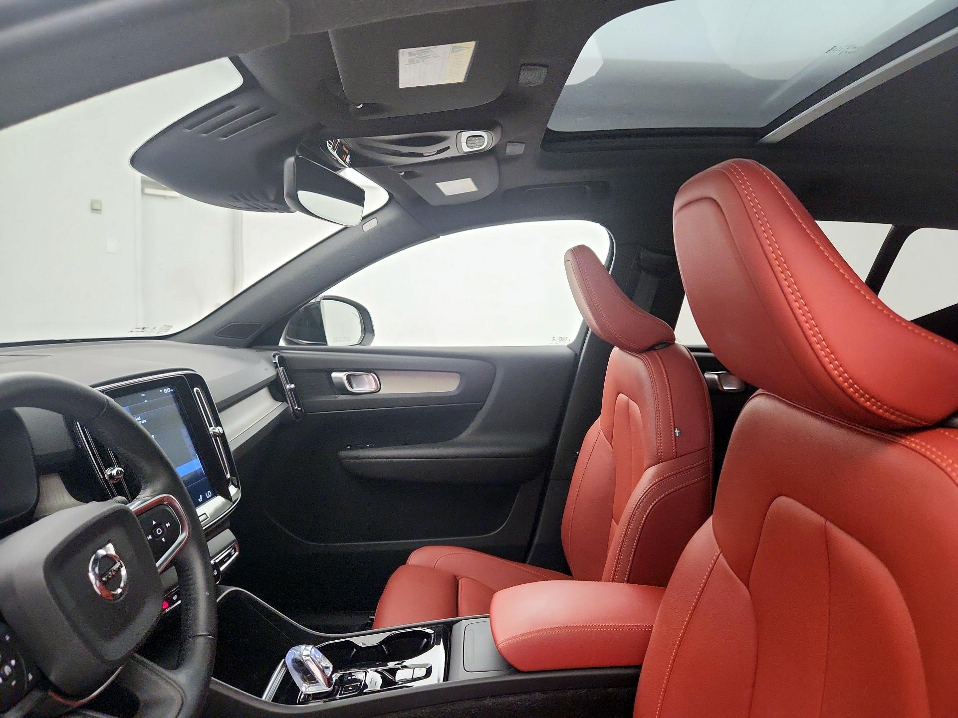 Thumbnail: 2019 Volvo XC40 - 18