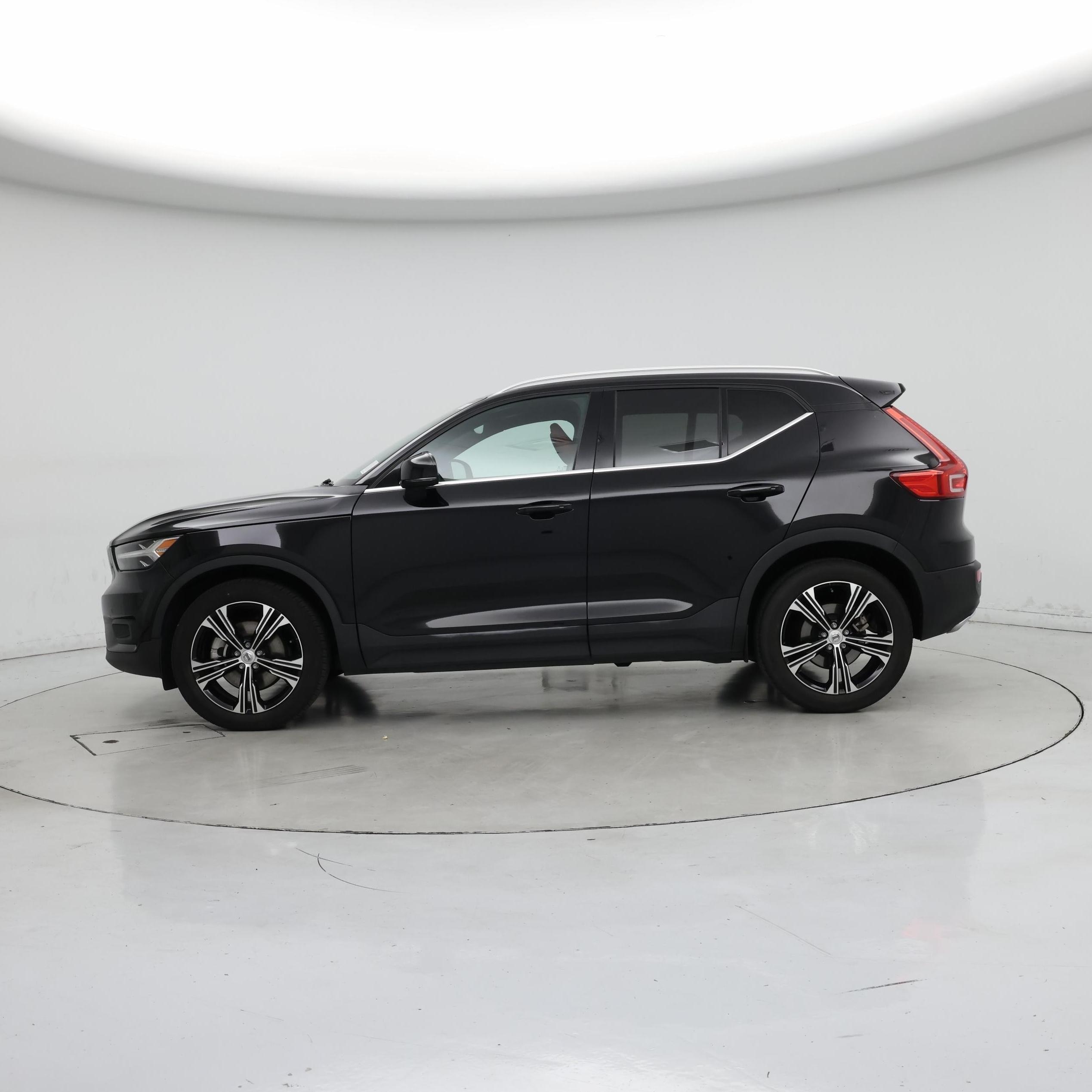 Thumbnail: 2019 Volvo XC40 - 3