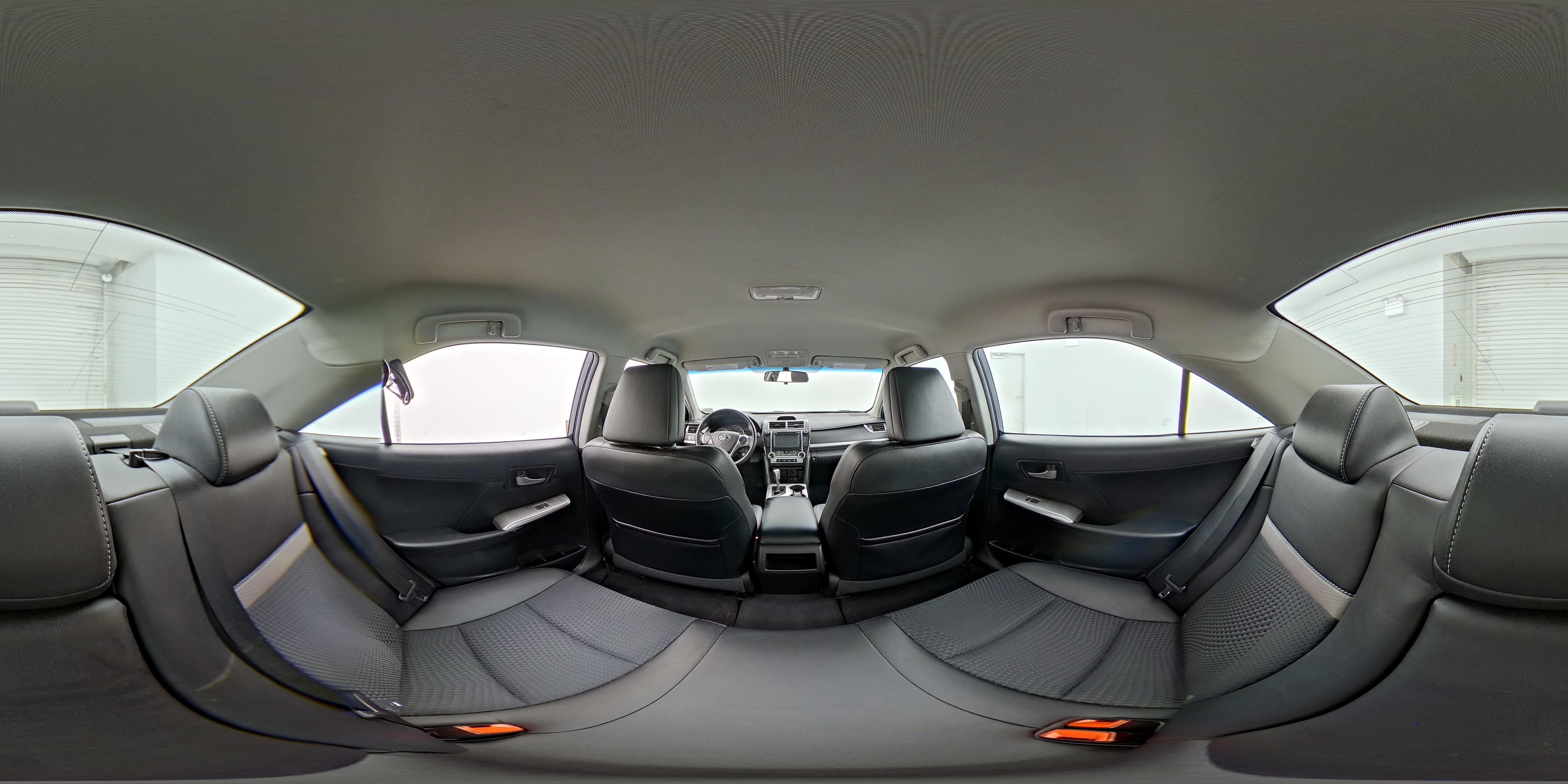 2014 Toyota Camry SE - Photo 25