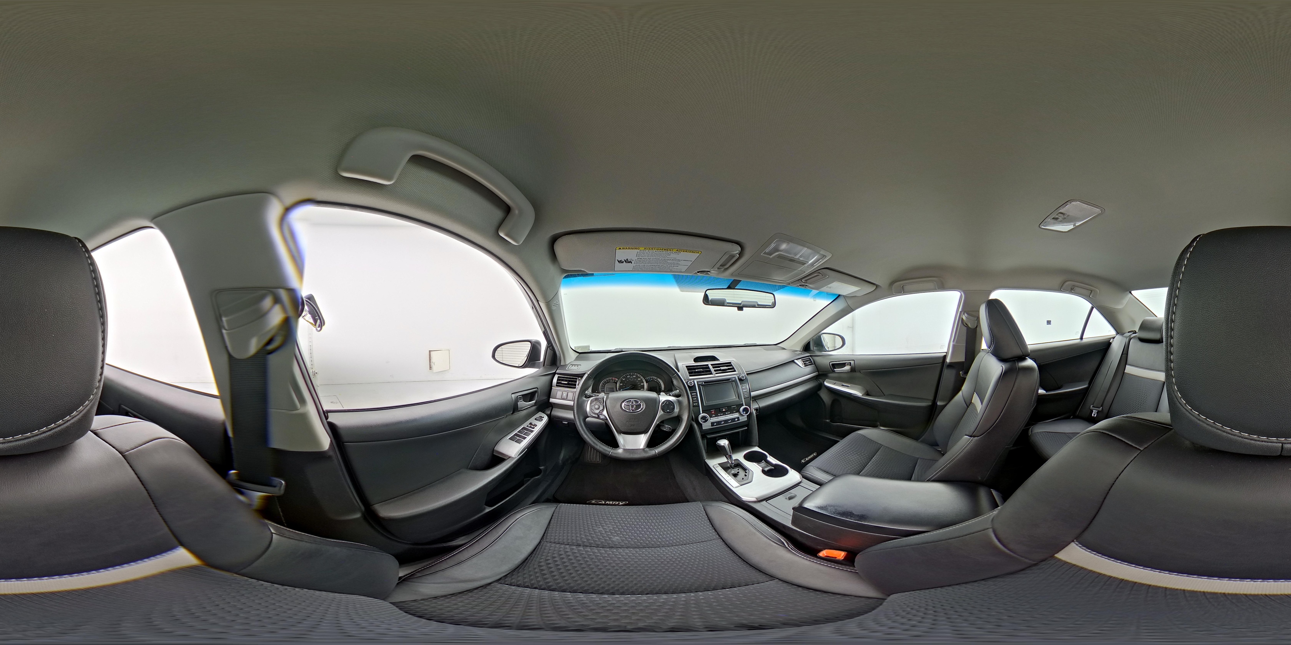 2014 Toyota Camry SE - Photo 26