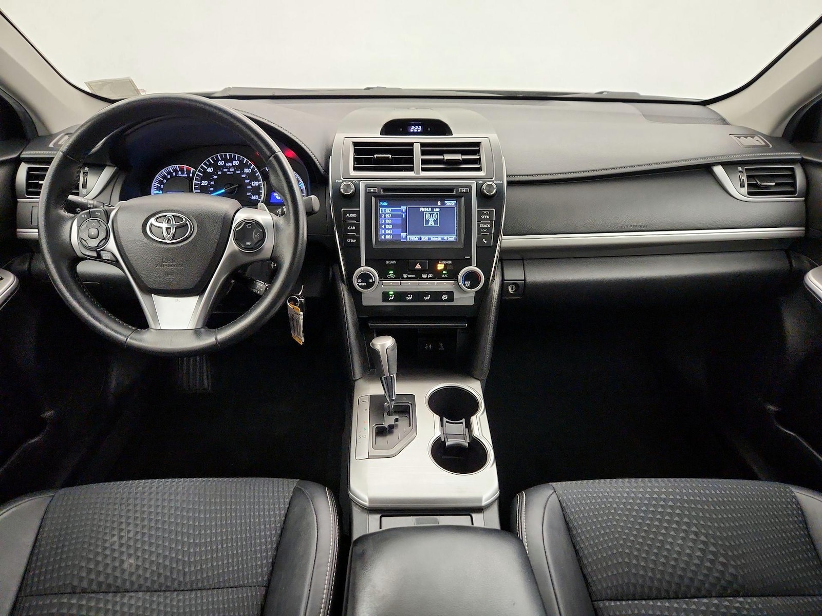 2014 Toyota Camry SE - Photo 10
