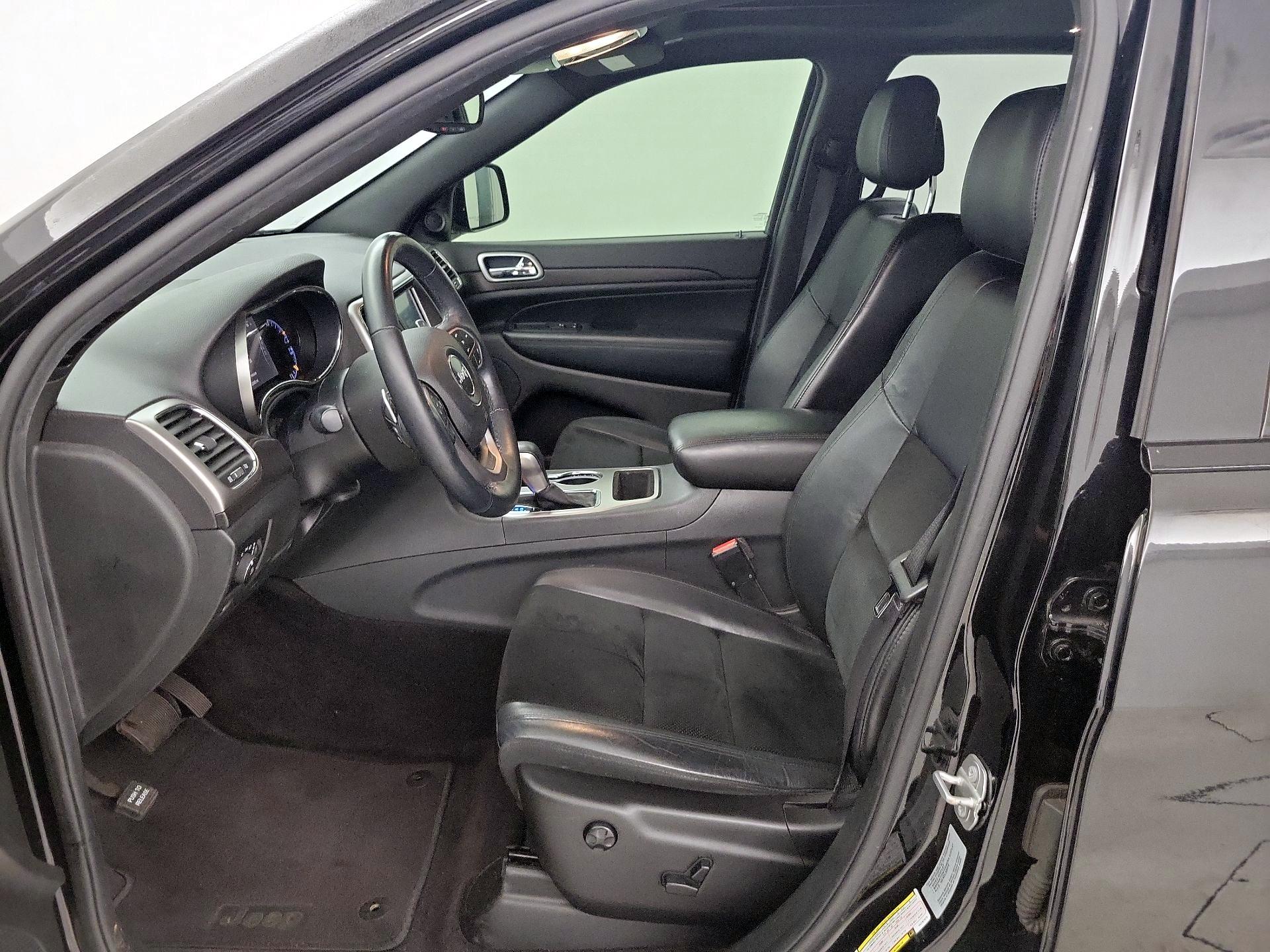 Thumbnail: 2017 Jeep Grand Cherokee - 11
