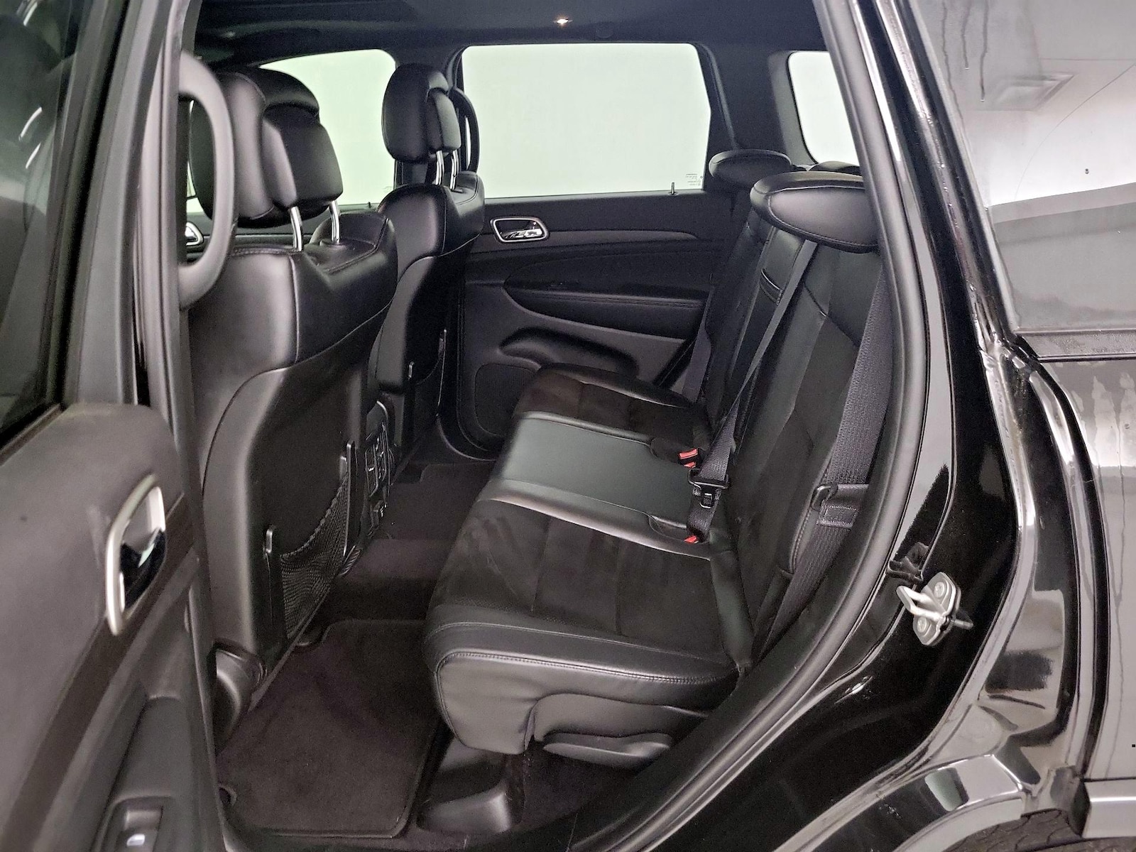 2017 Jeep Grand Cherokee Altitude - Photo 21