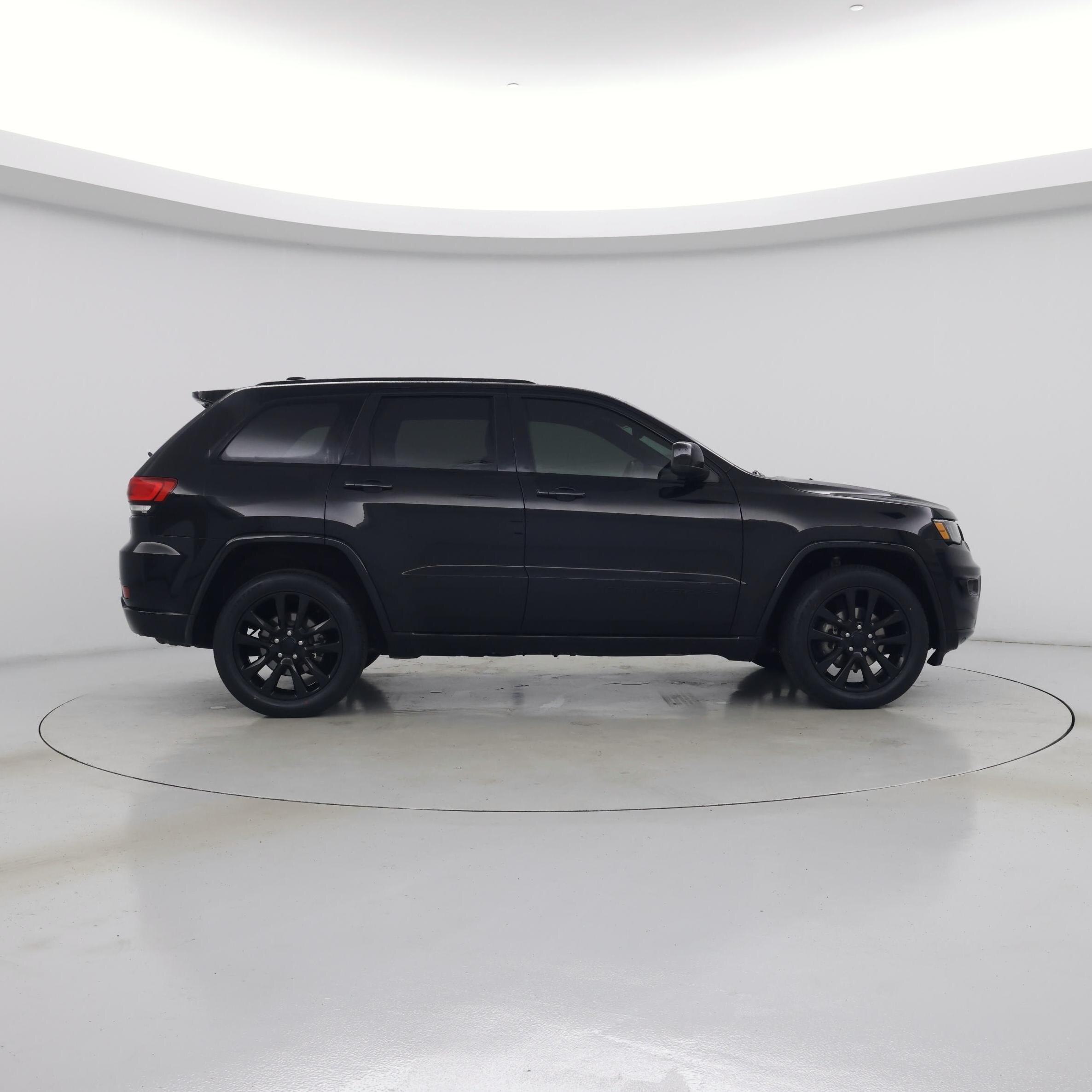 Thumbnail: 2017 Jeep Grand Cherokee - 7