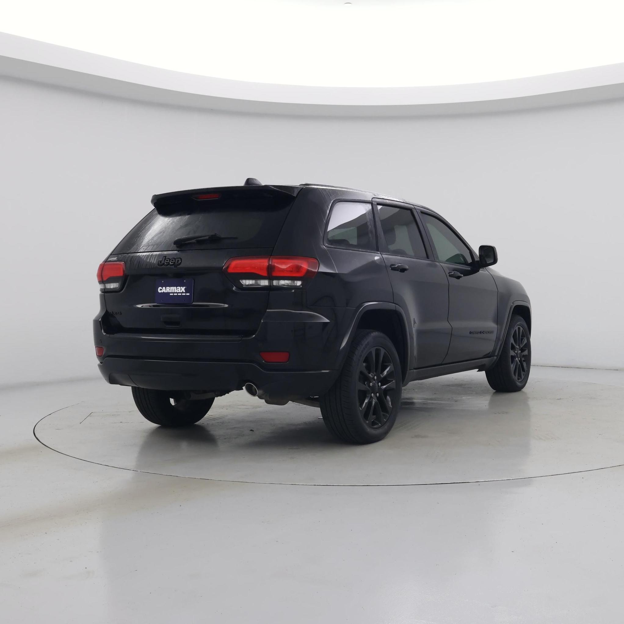 Thumbnail: 2017 Jeep Grand Cherokee - 8