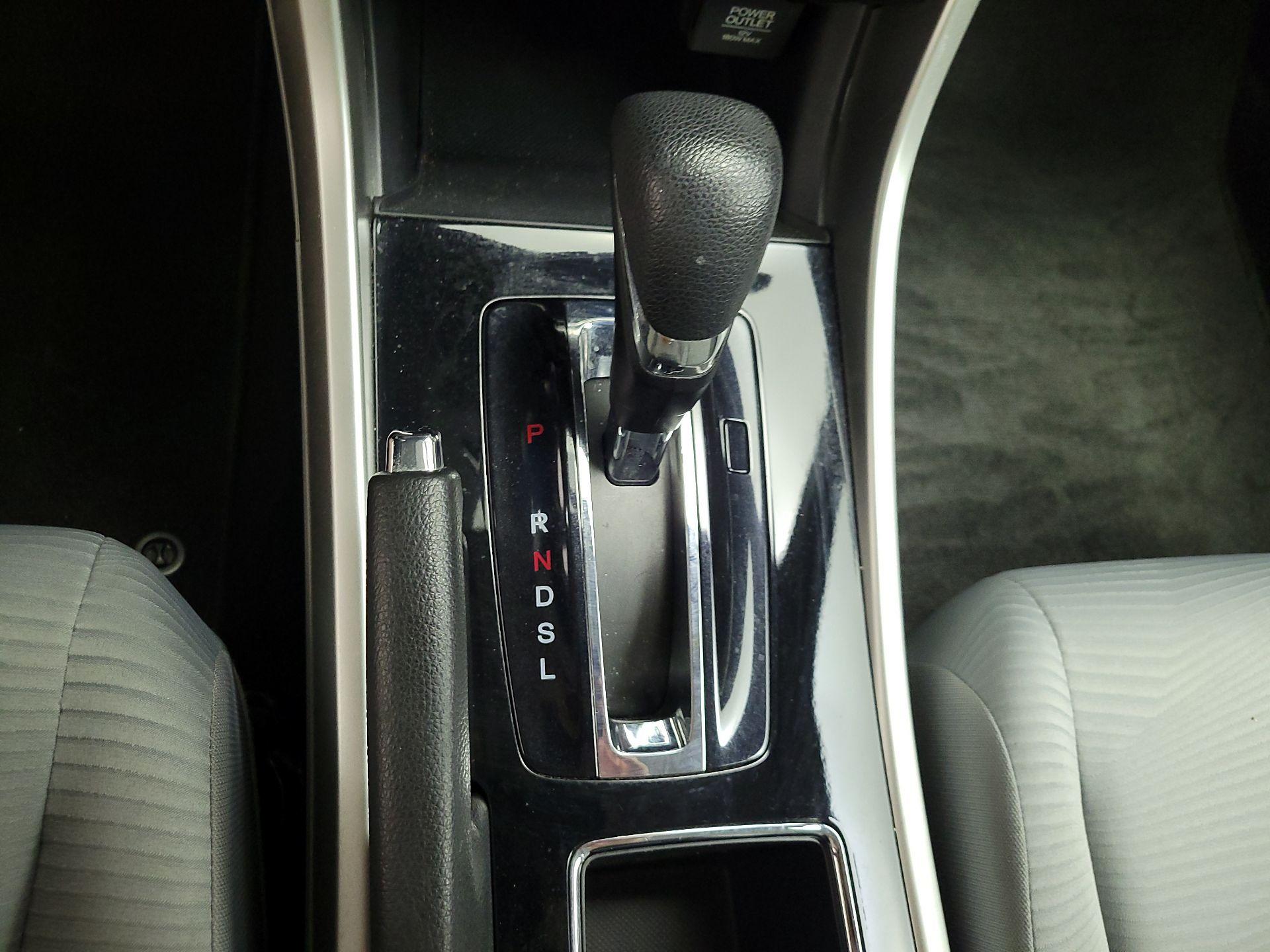 Thumbnail: 2016 Honda Accord - 17