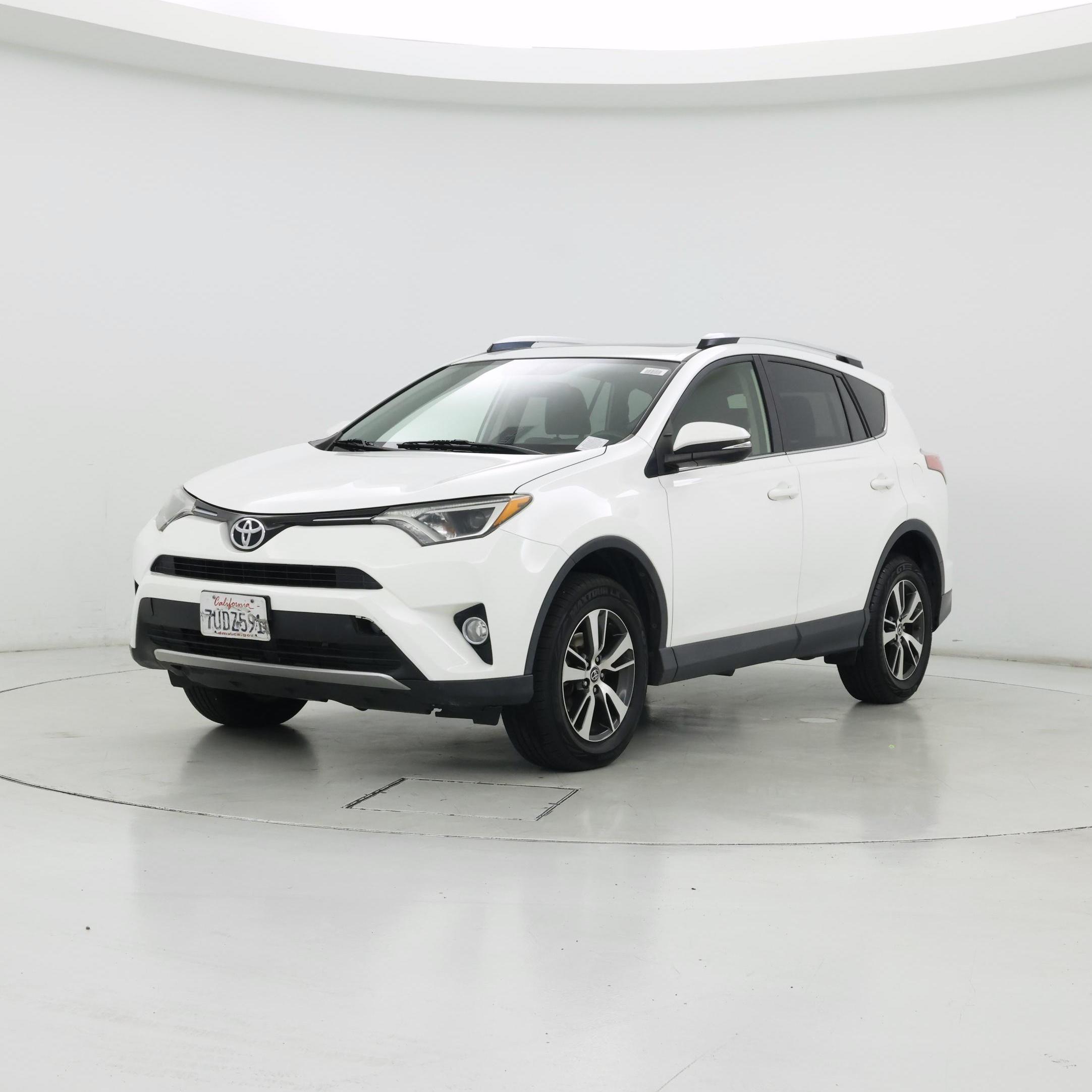 Thumbnail: 2016 Toyota RAV4 - 4