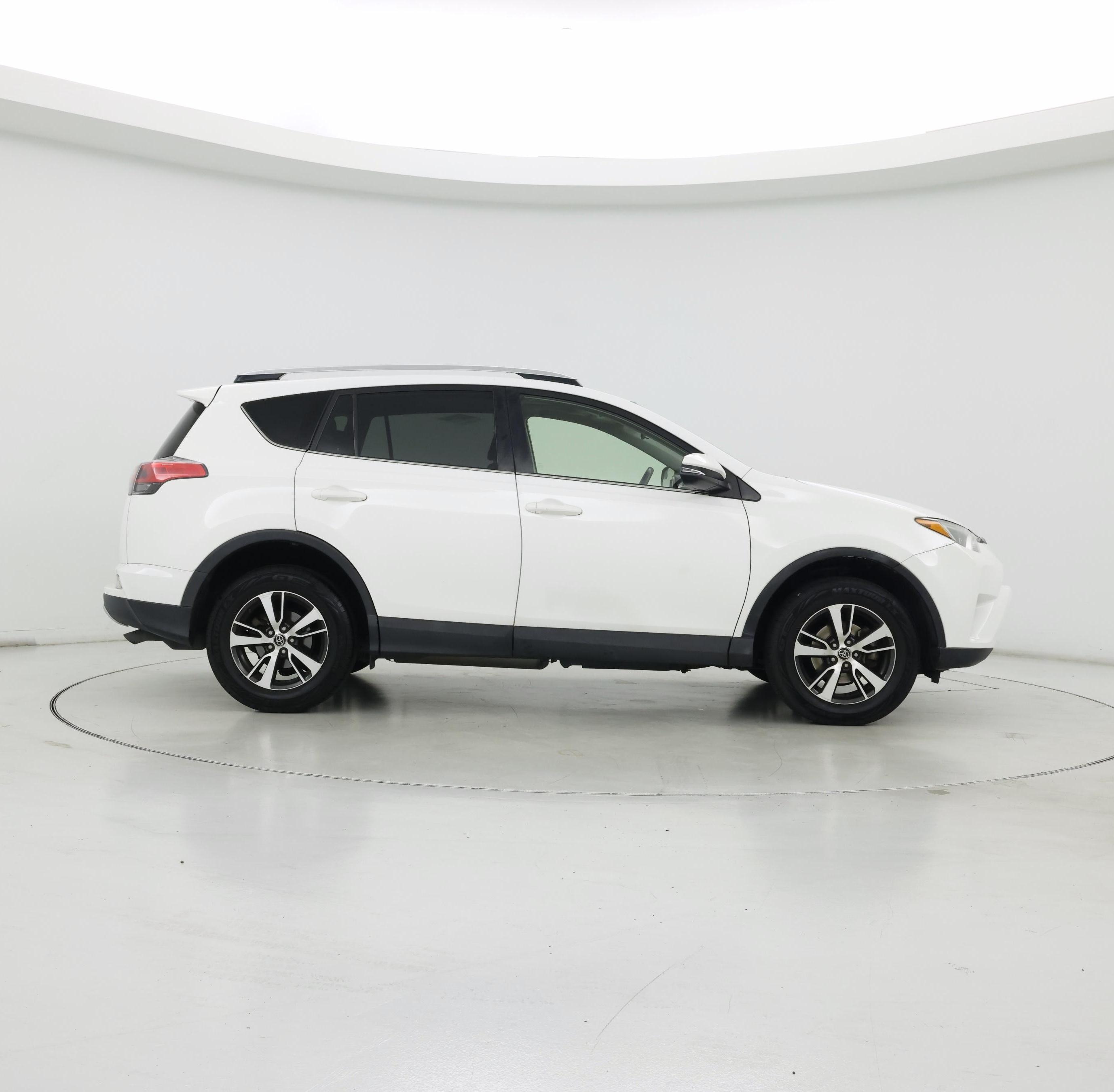Thumbnail: 2016 Toyota RAV4 - 7