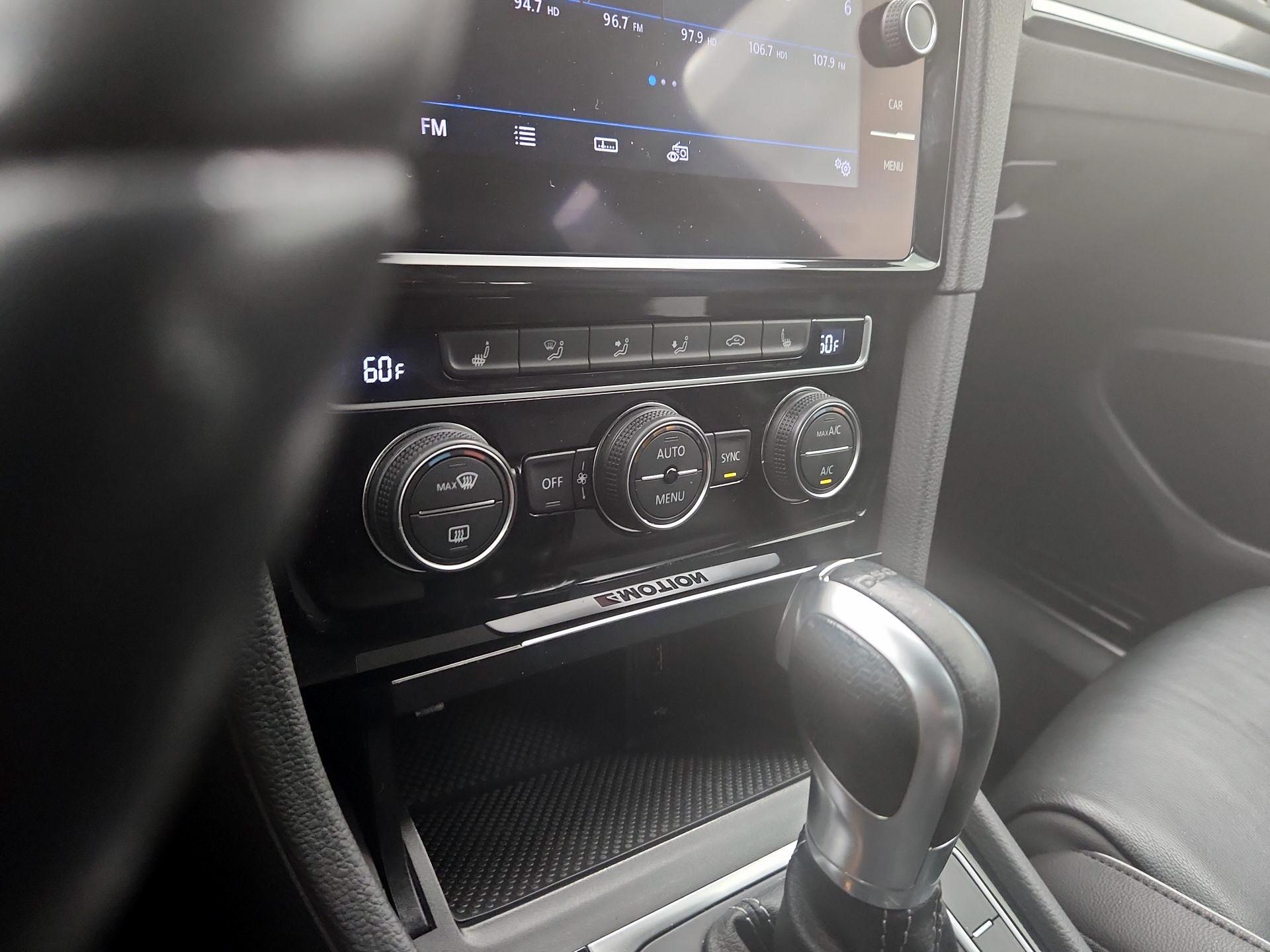 Thumbnail: 2019 Volkswagen Golf - 16