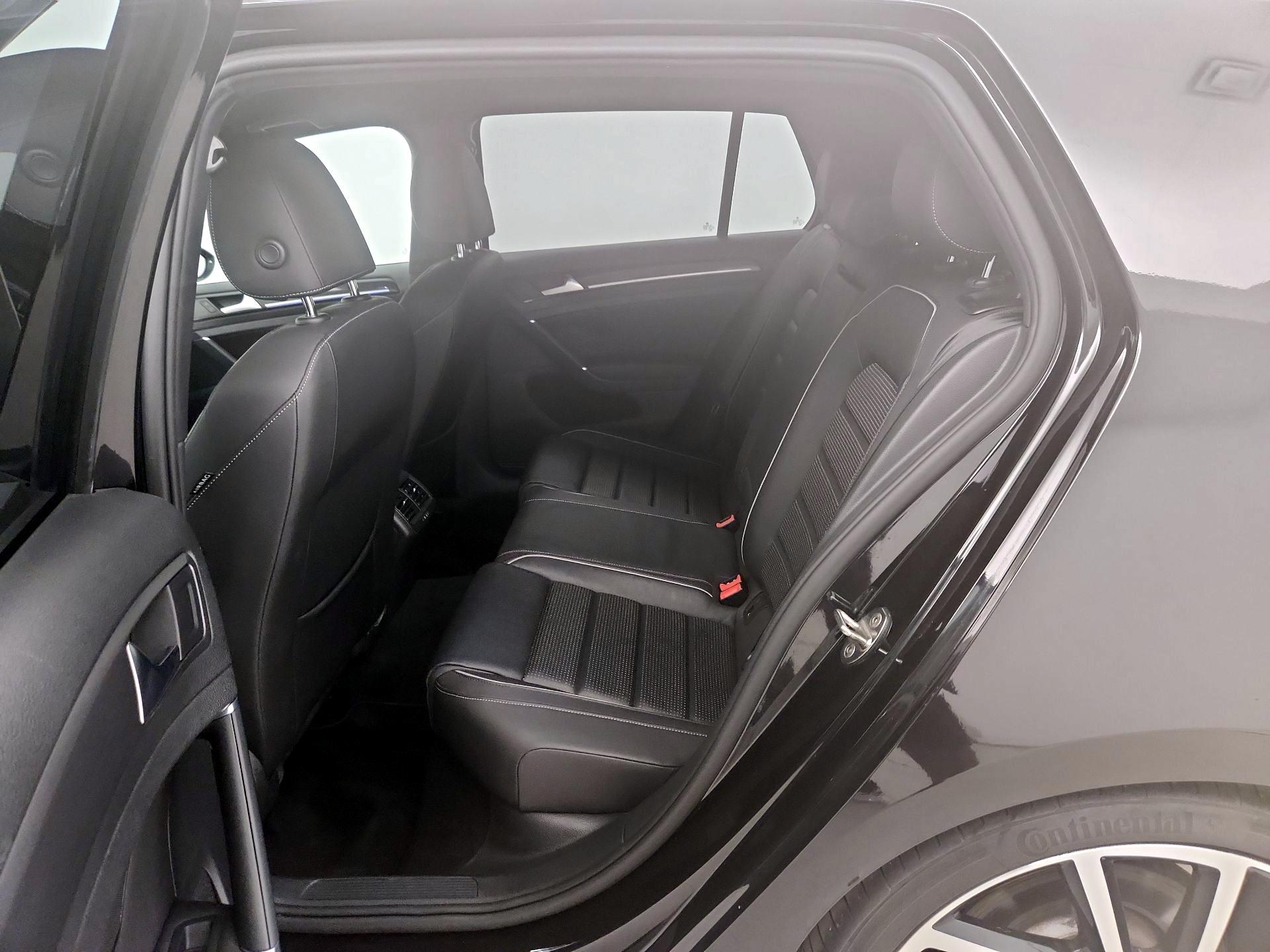 Thumbnail: 2019 Volkswagen Golf - 19
