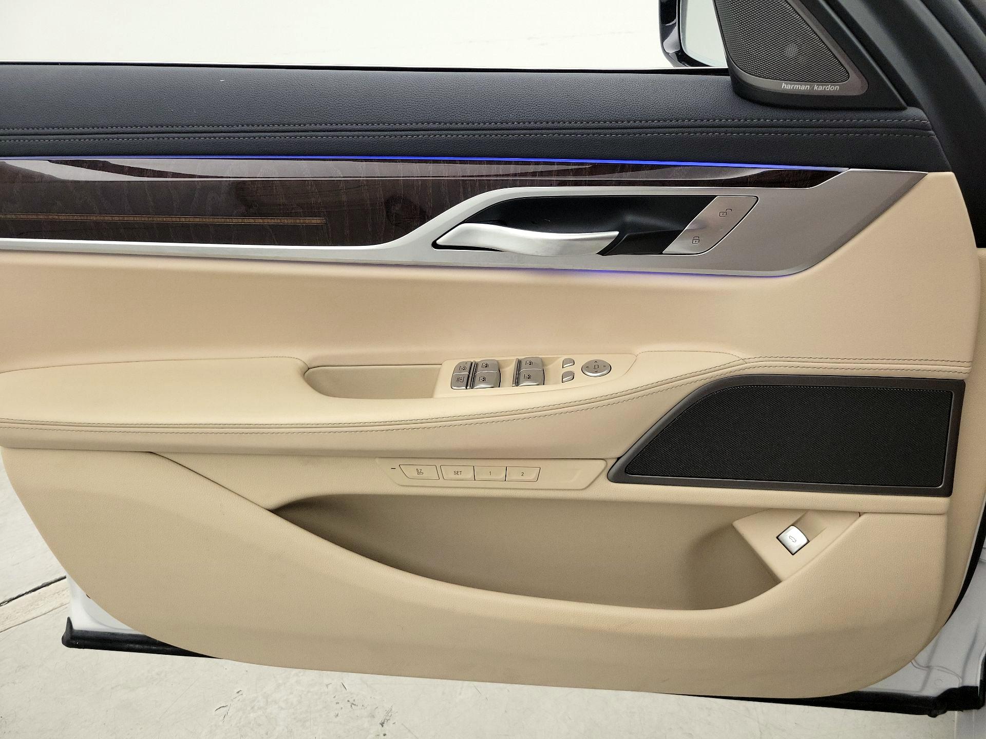 Thumbnail: 2020 BMW 7 Series - 12