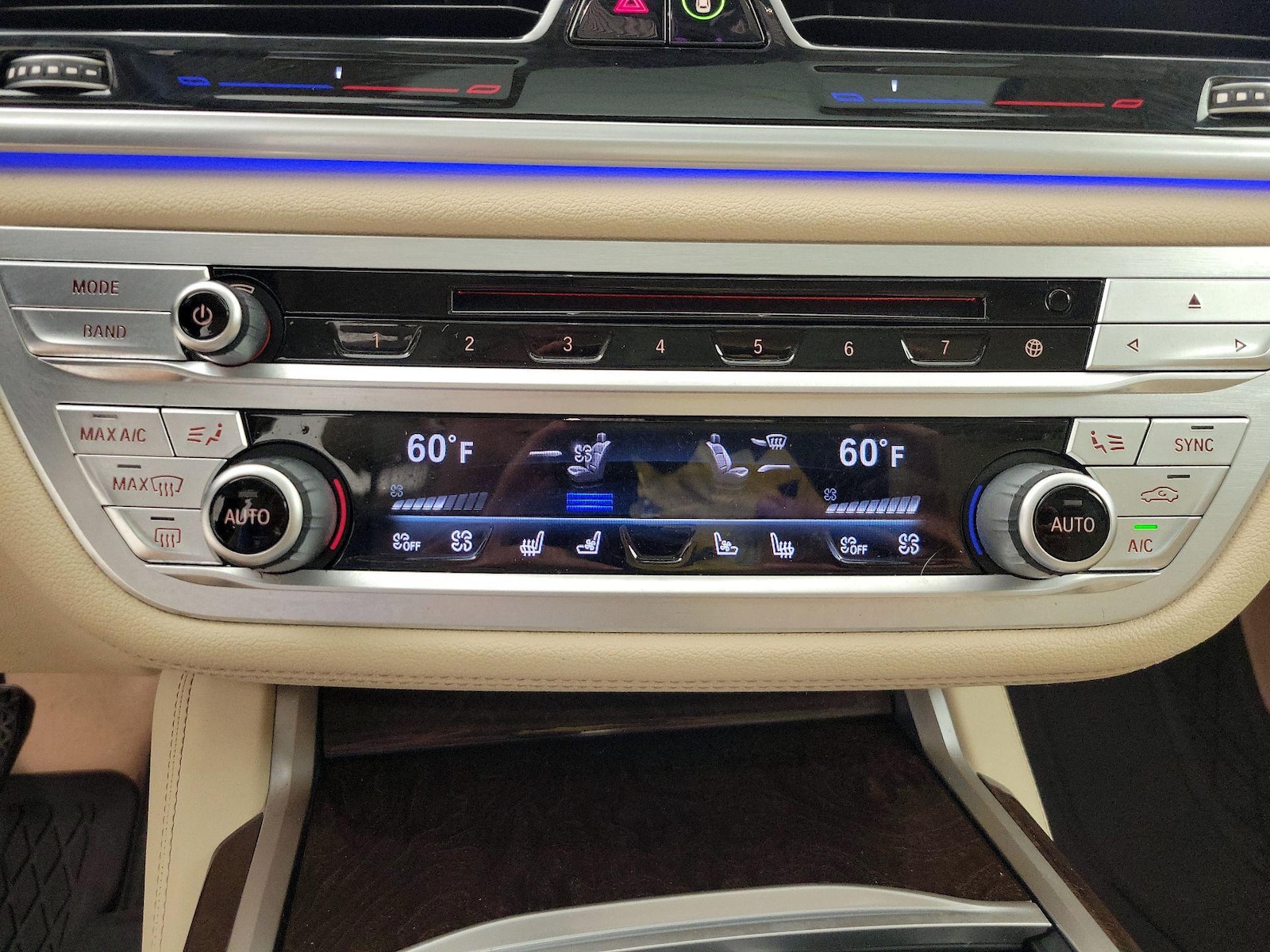 2020 BMW 7 Series 740i - Photo 18