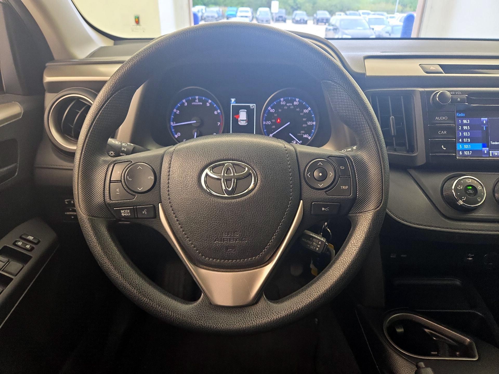 Thumbnail: 2017 Toyota RAV4 - 10