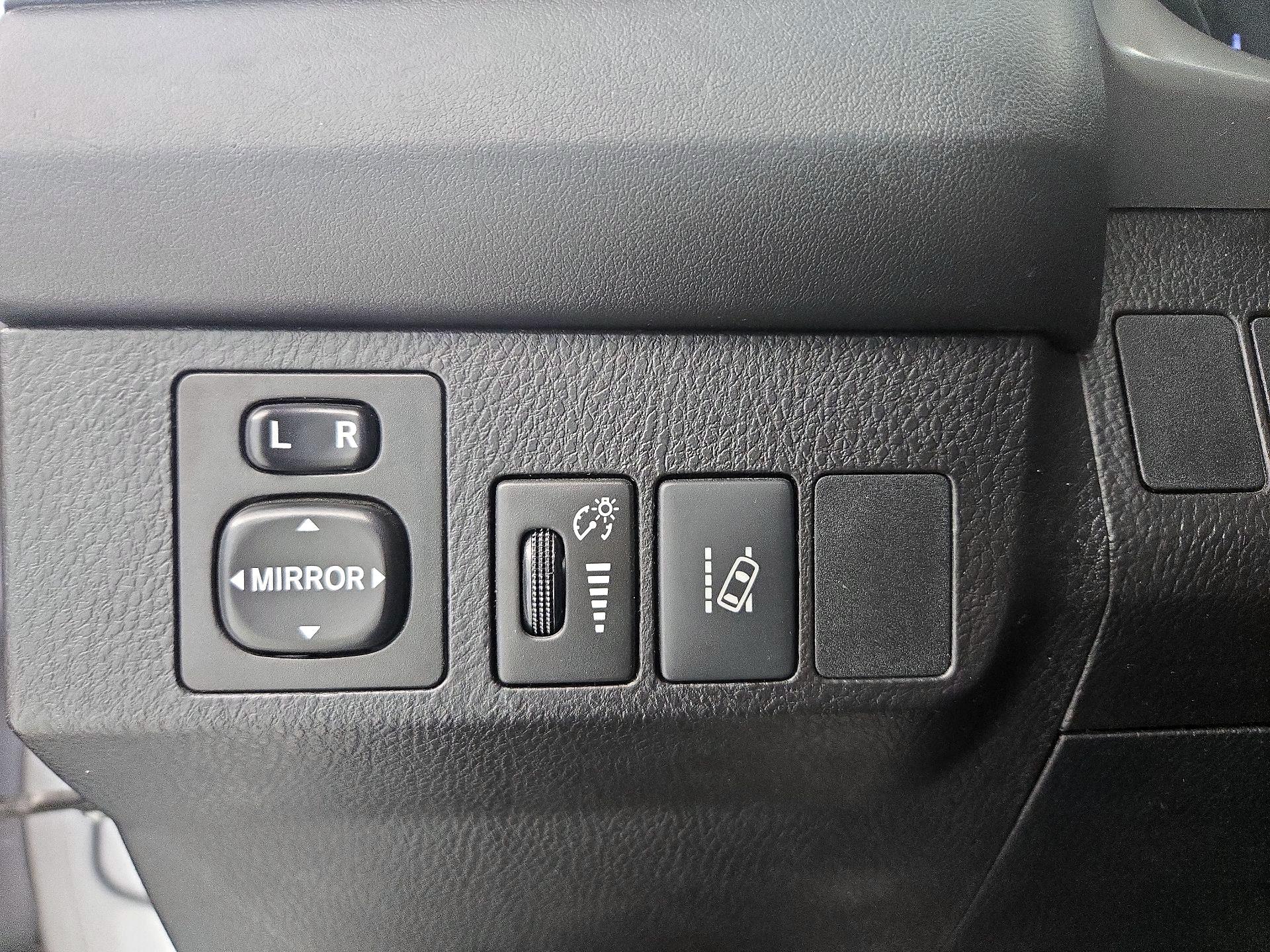 Thumbnail: 2017 Toyota RAV4 - 13