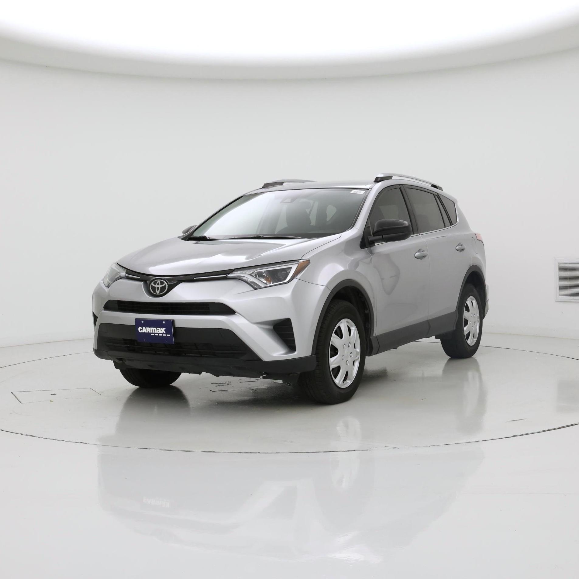 Thumbnail: 2017 Toyota RAV4 - 4