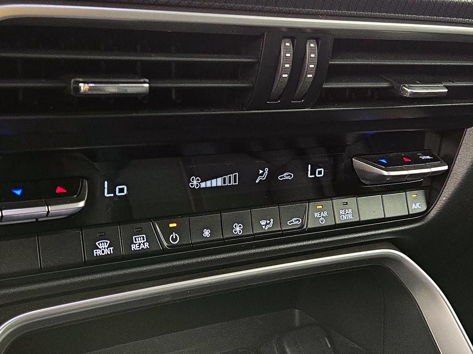 2025 Mazda CX-90 Select Package - Photo 17