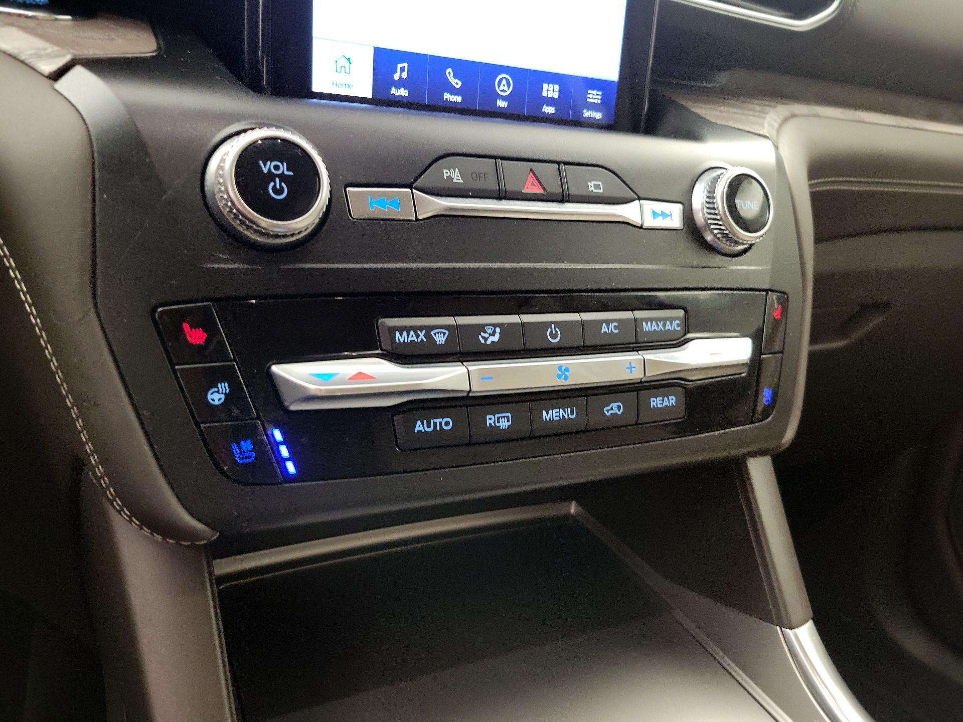 Thumbnail: 2020 Ford Explorer - 16