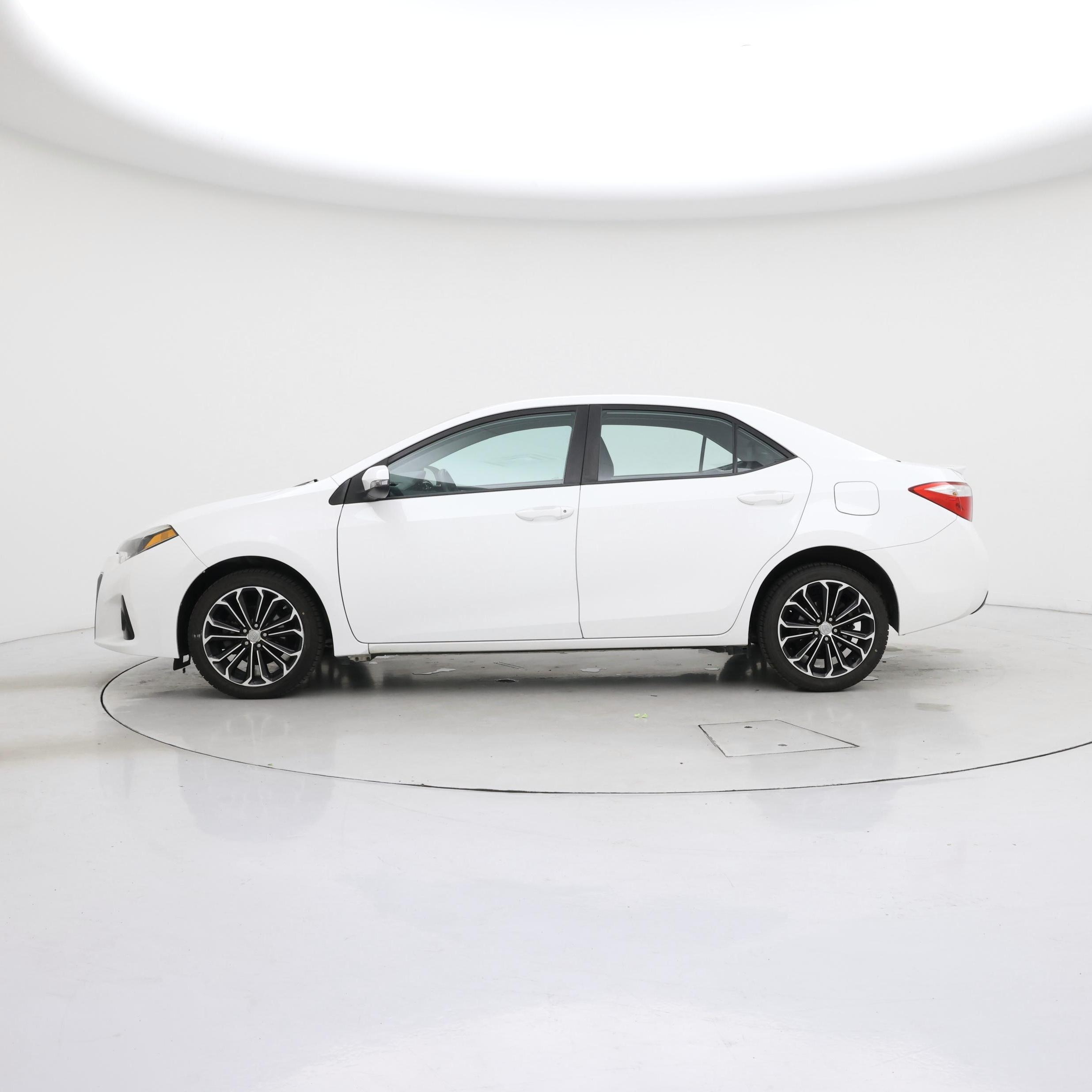 Thumbnail: 2016 Toyota Corolla - 3