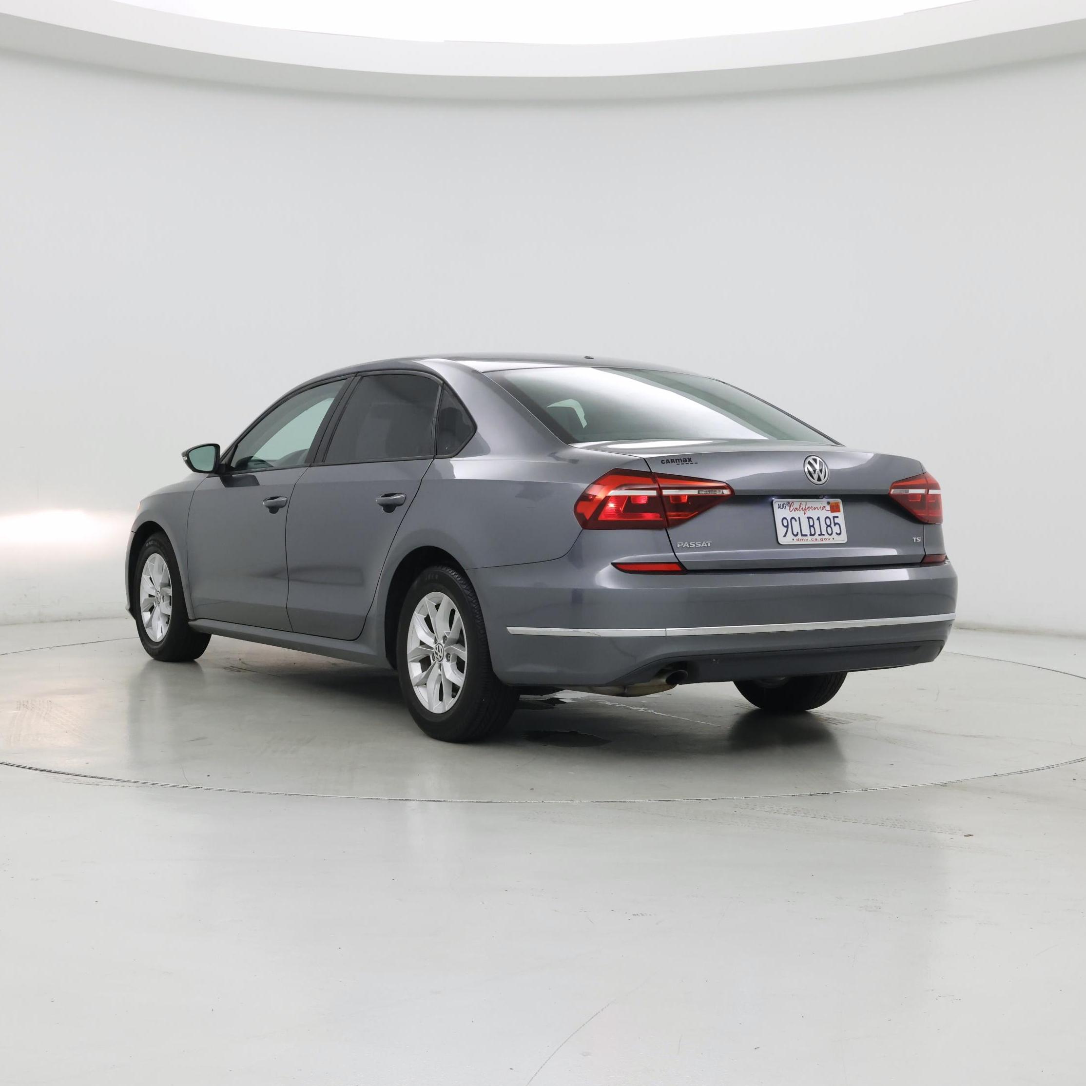 Thumbnail: 2018 Volkswagen Passat - 2