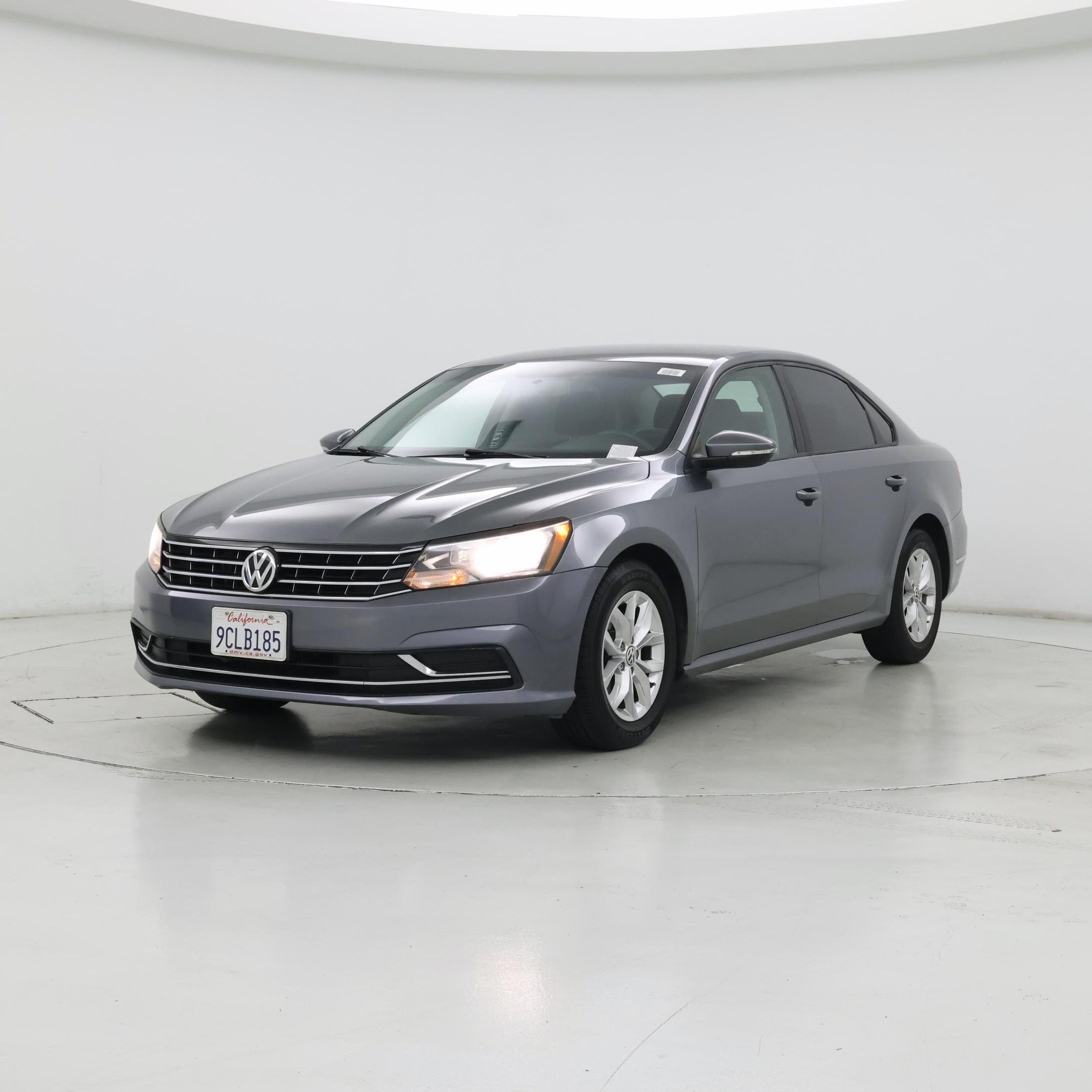 Thumbnail: 2018 Volkswagen Passat - 4