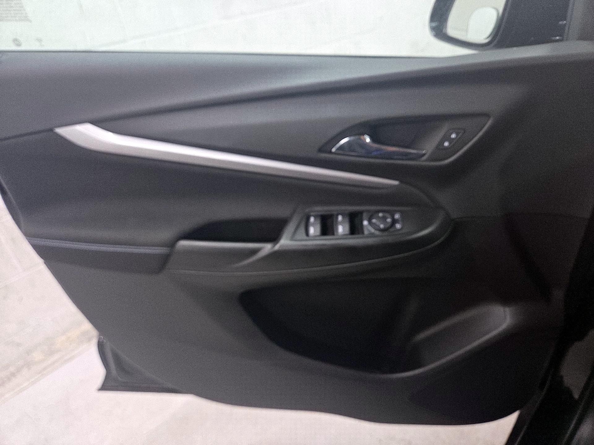 Thumbnail: 2023 Chevrolet Bolt EUV - 12