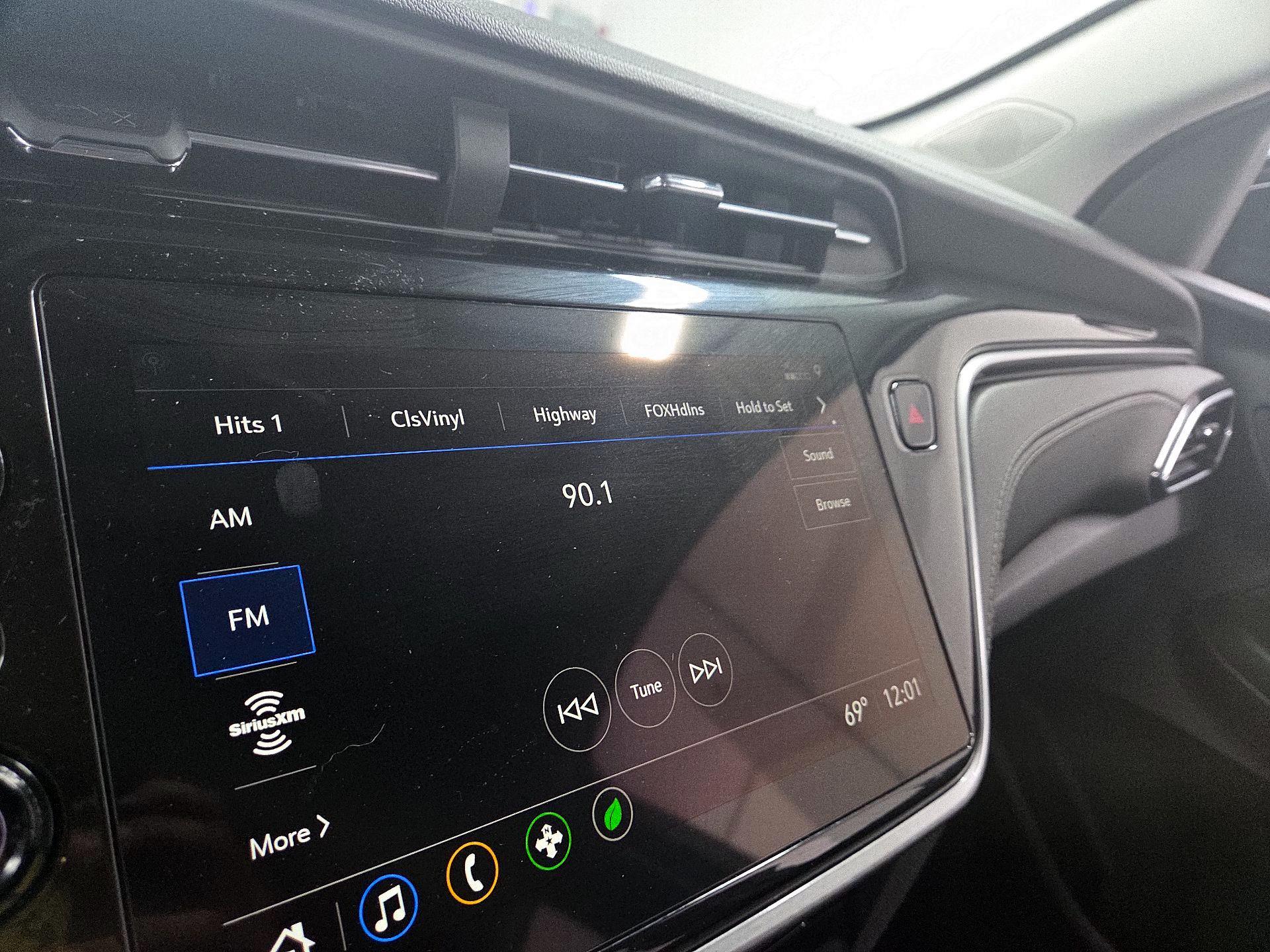 Thumbnail: 2023 Chevrolet Bolt EUV - 13