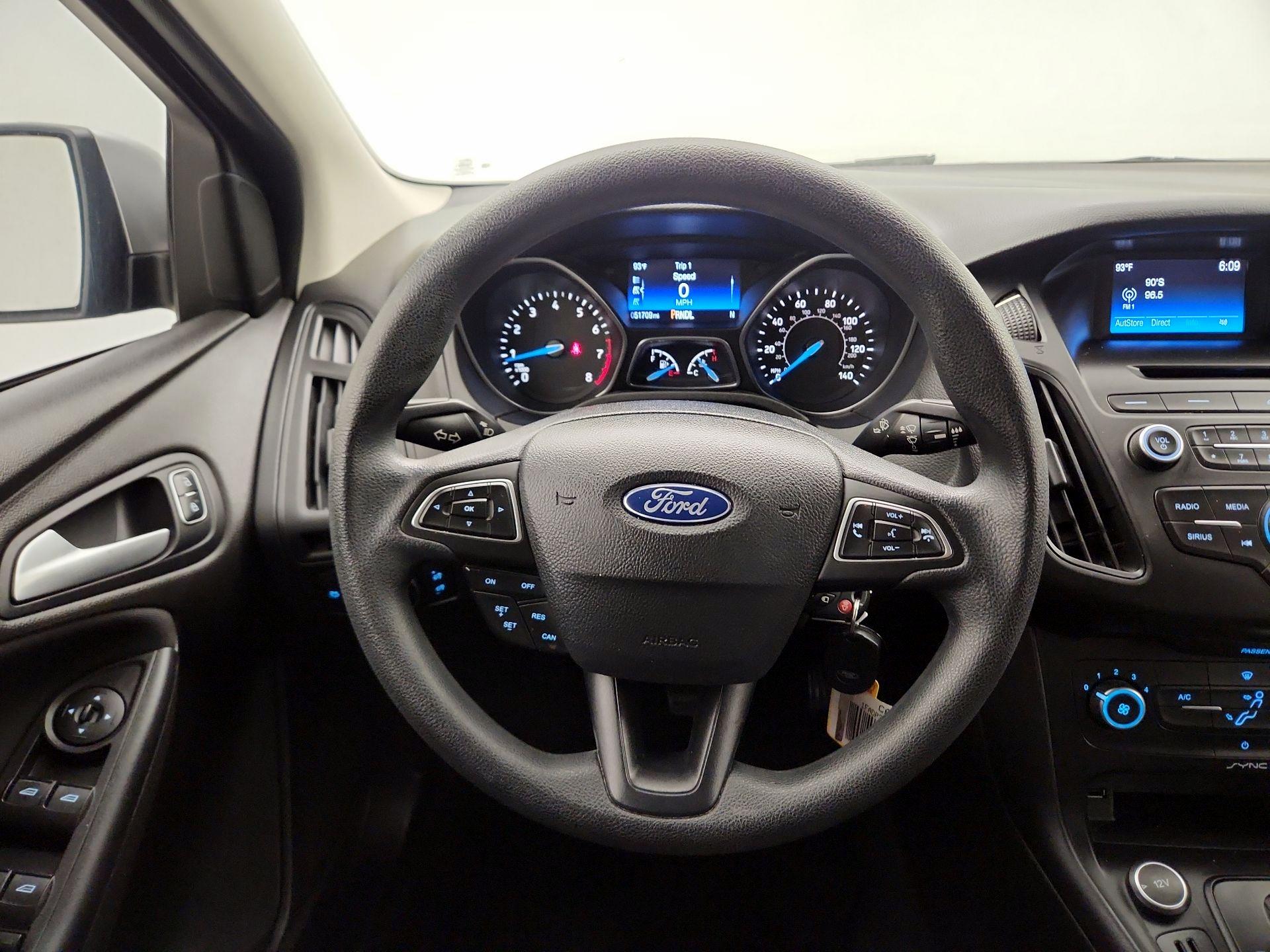 Thumbnail: 2016 Ford Focus - 10