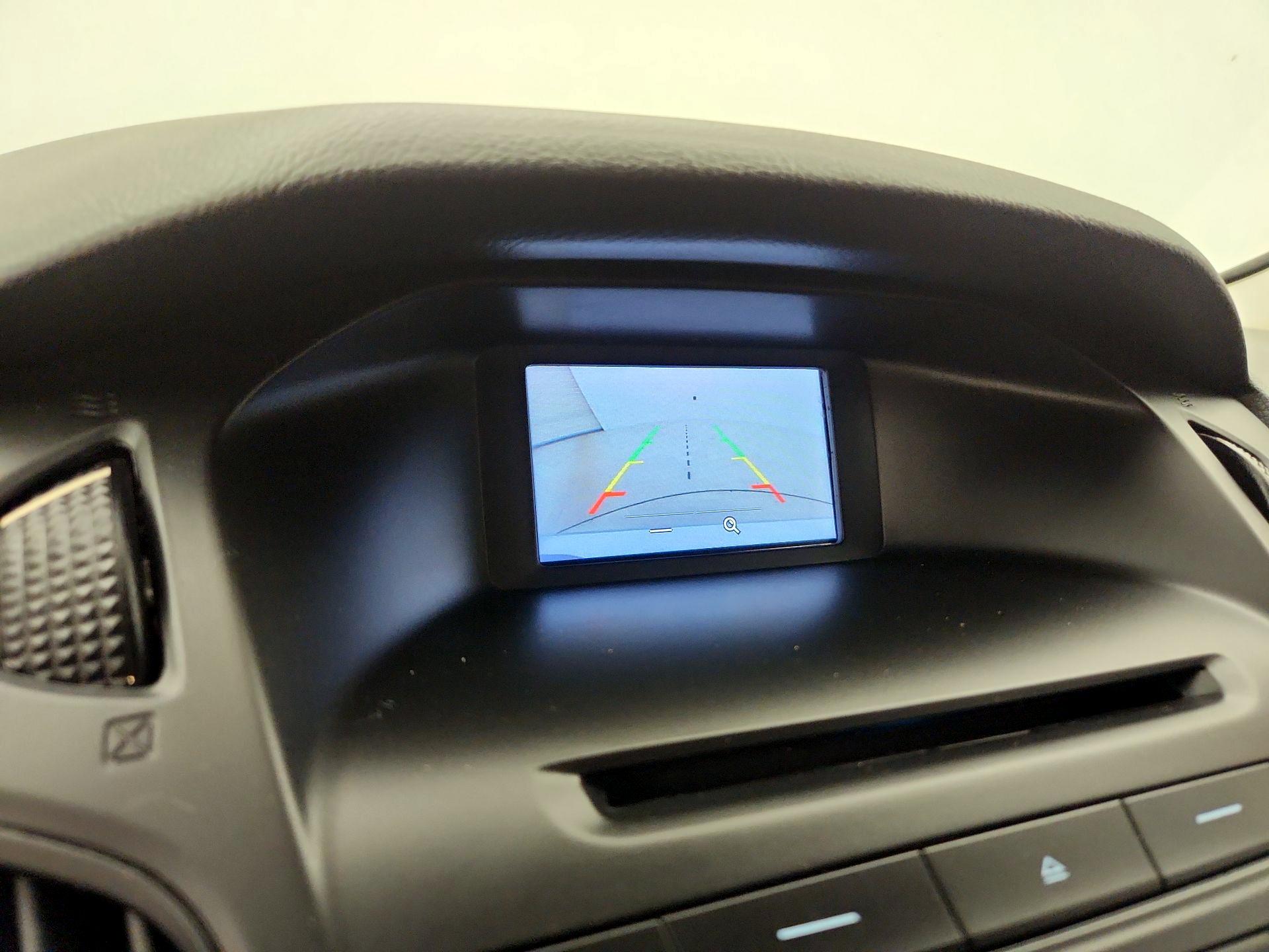 Thumbnail: 2016 Ford Focus - 14
