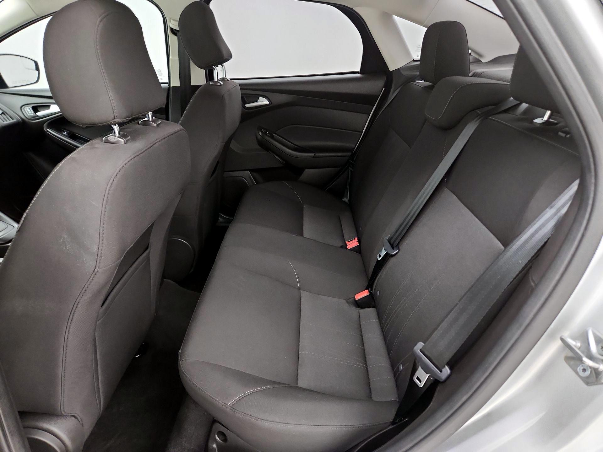 Thumbnail: 2016 Ford Focus - 19