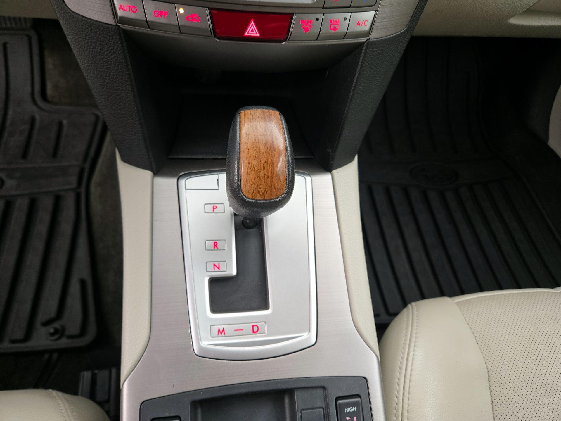 Thumbnail: 2014 Subaru Outback - 16