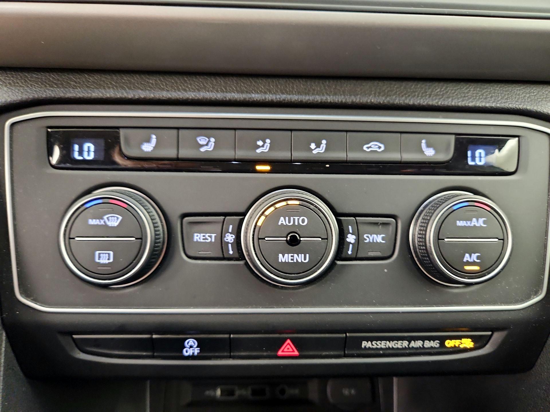 Thumbnail: 2021 Volkswagen Atlas - 16