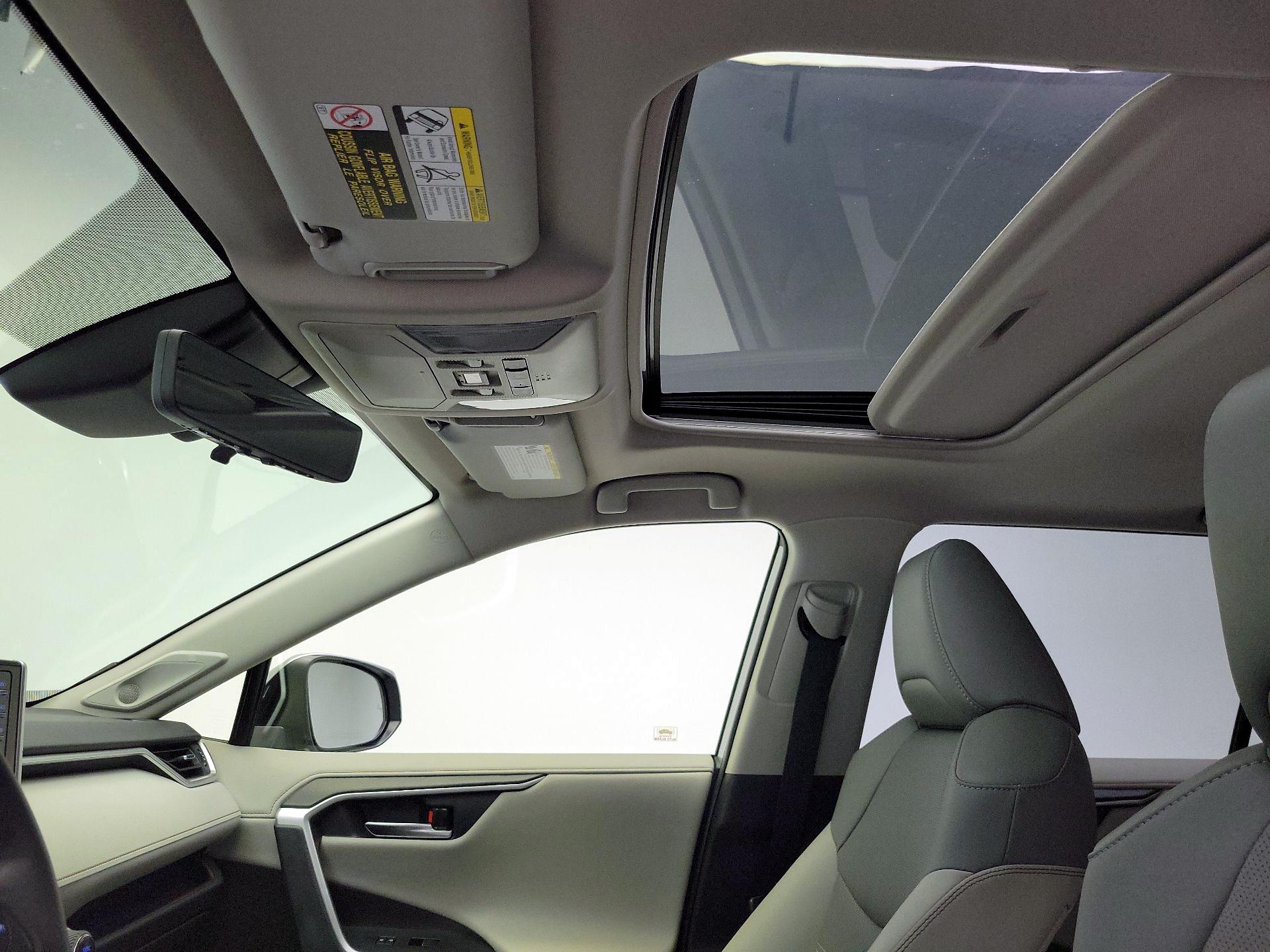 Thumbnail: 2020 Toyota RAV4 - 20