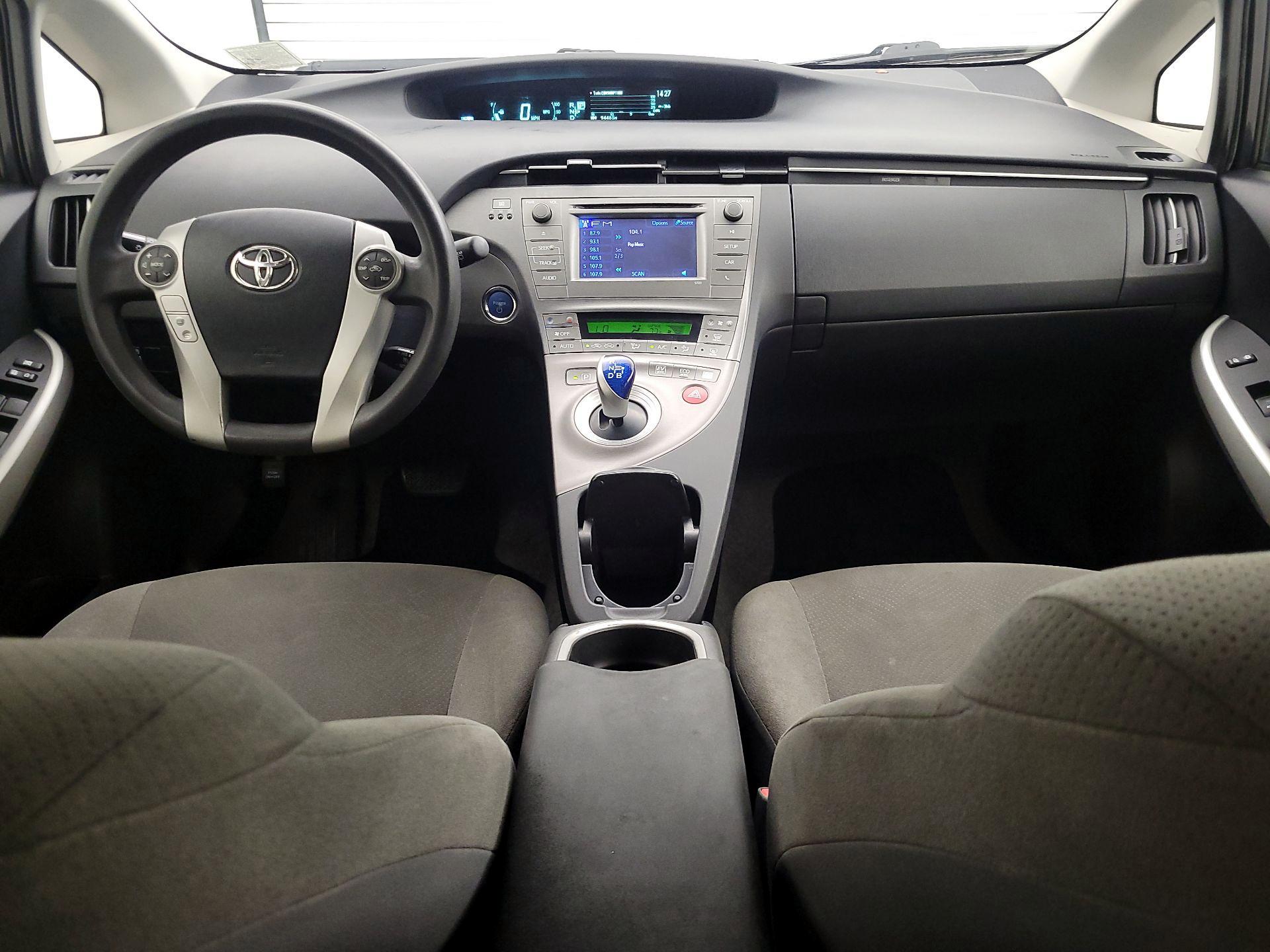 Thumbnail: 2015 Toyota Prius - 9