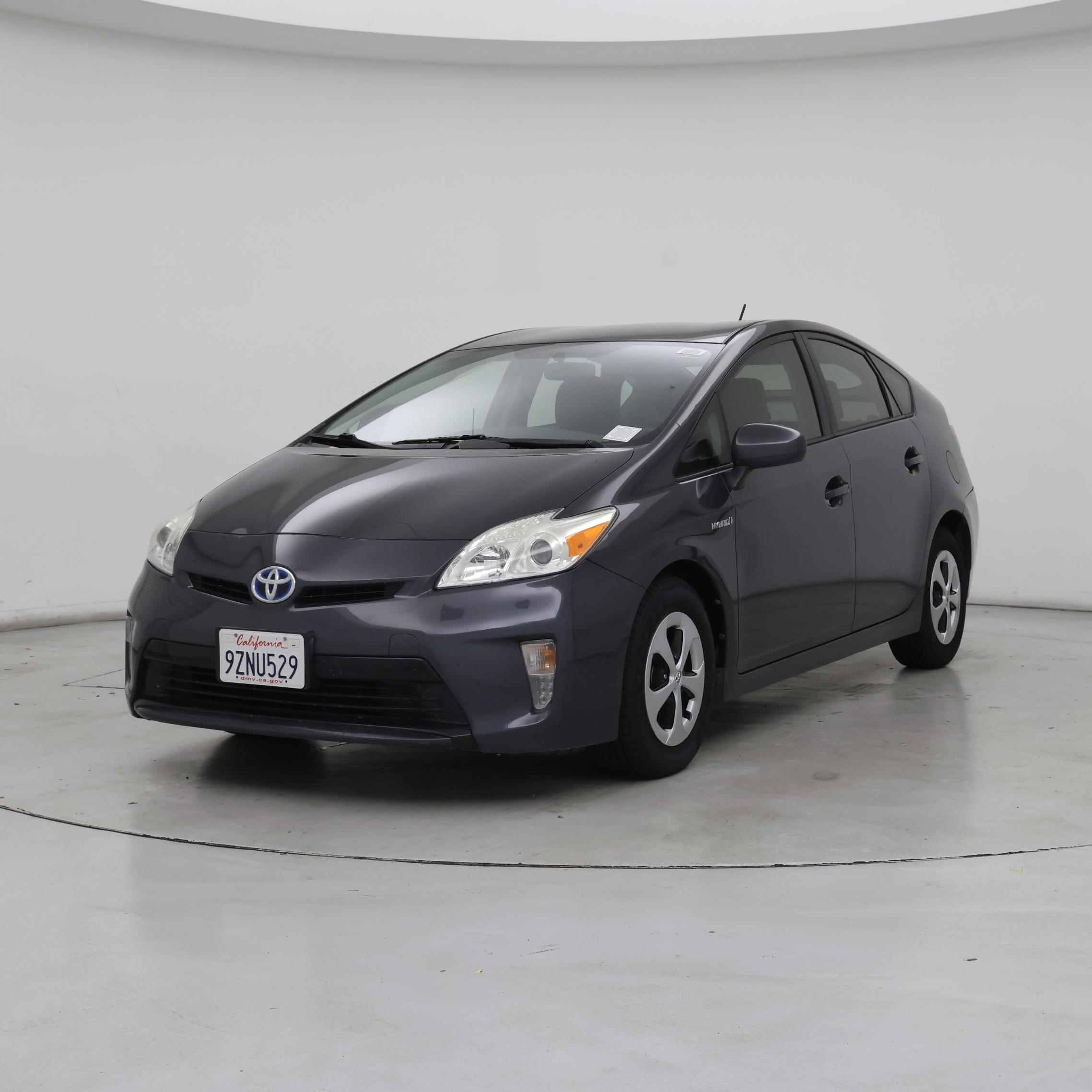 Thumbnail: 2015 Toyota Prius - 4