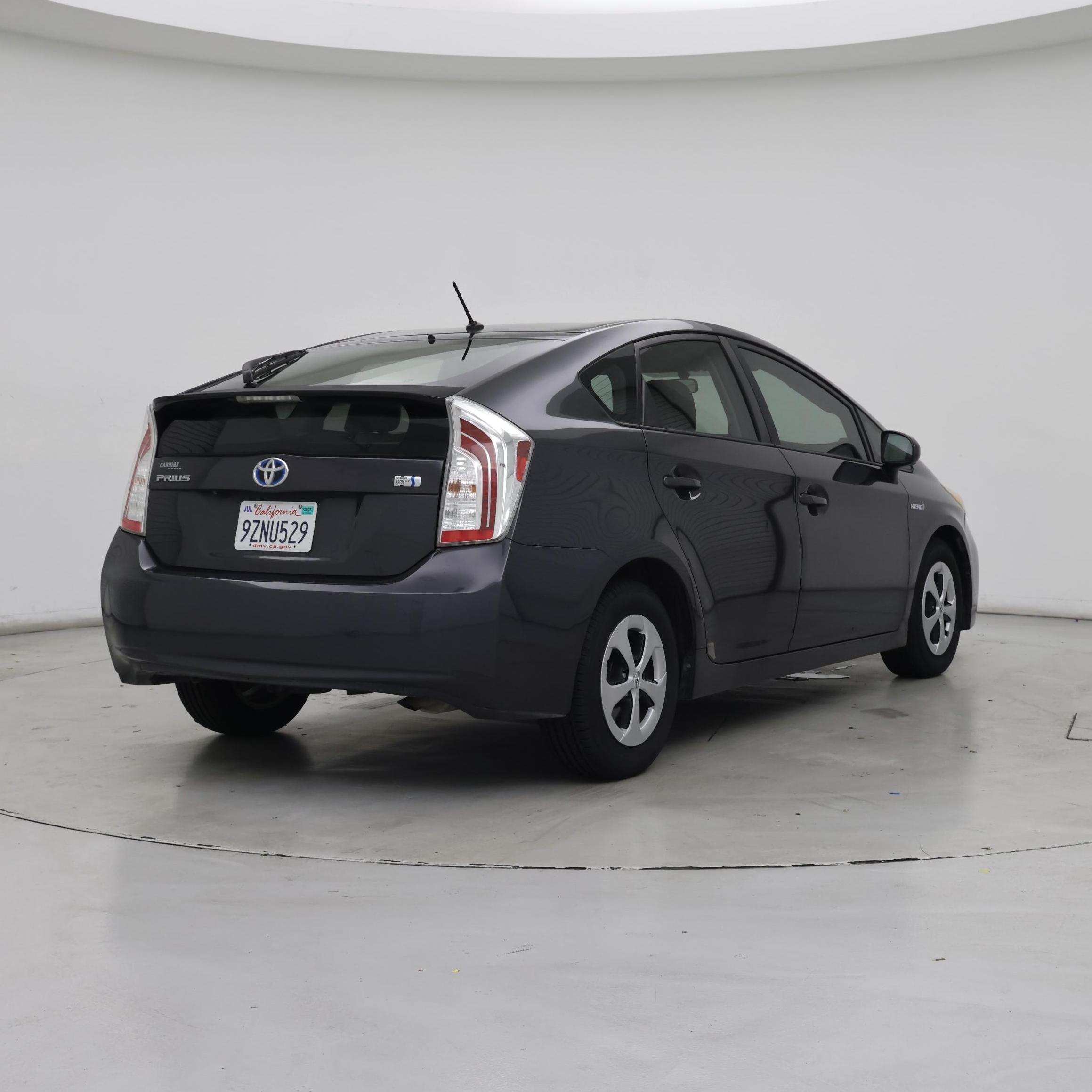 Thumbnail: 2015 Toyota Prius - 8