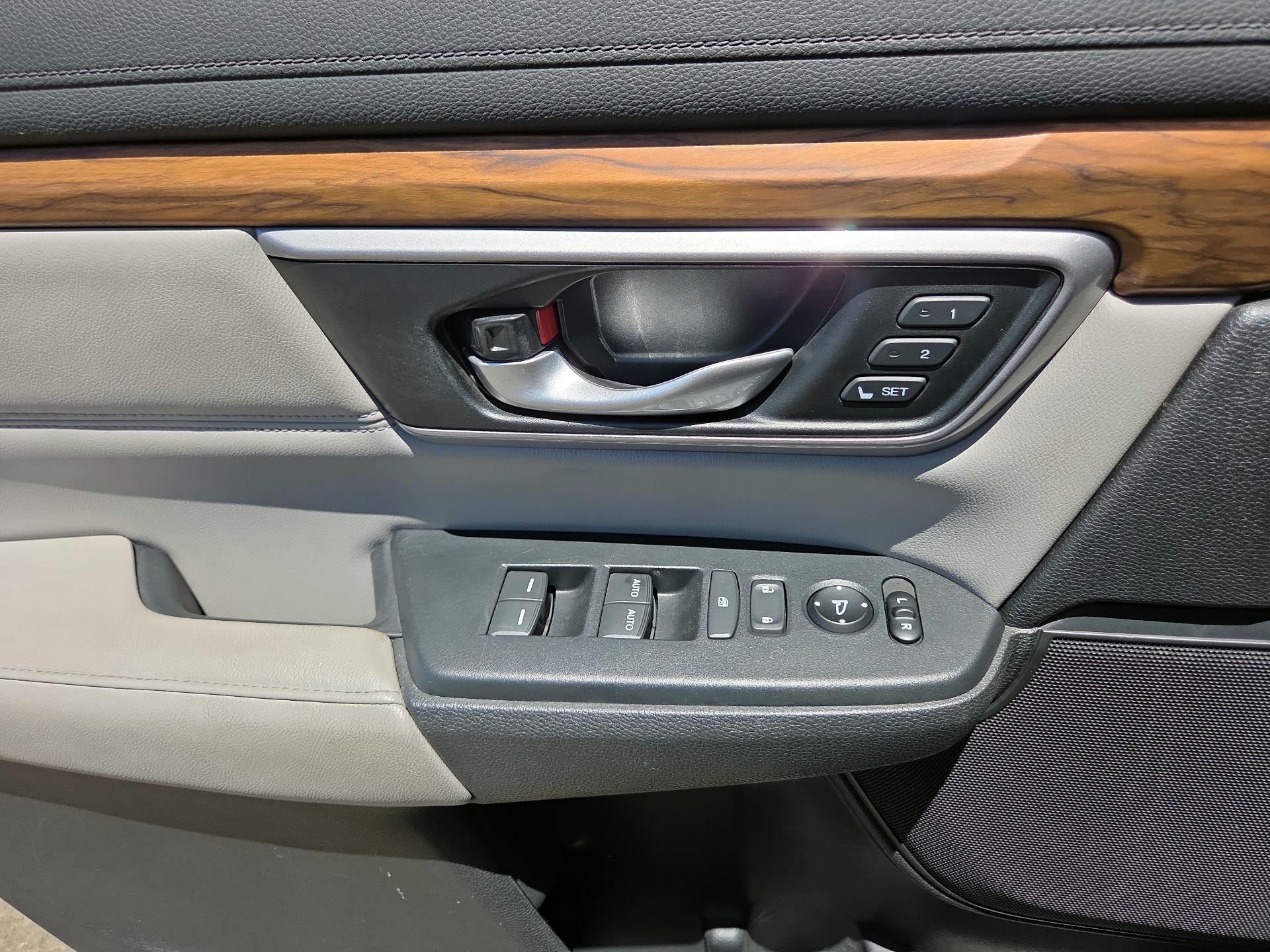 Thumbnail: 2017 Honda CR-V - 10