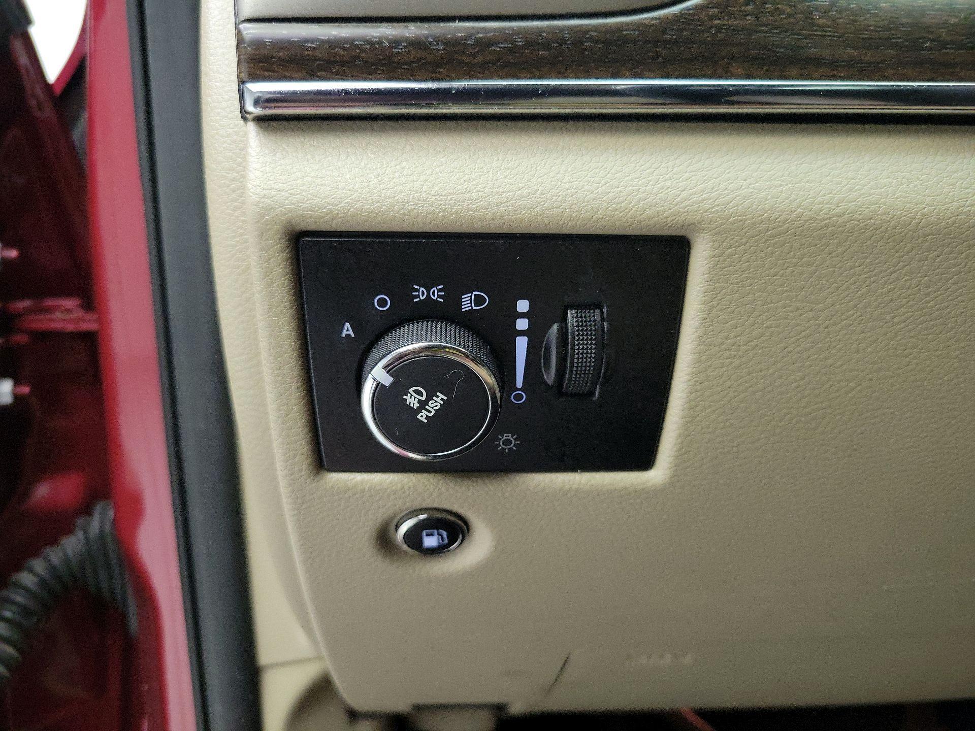 Thumbnail: 2014 Jeep Grand Cherokee - 13