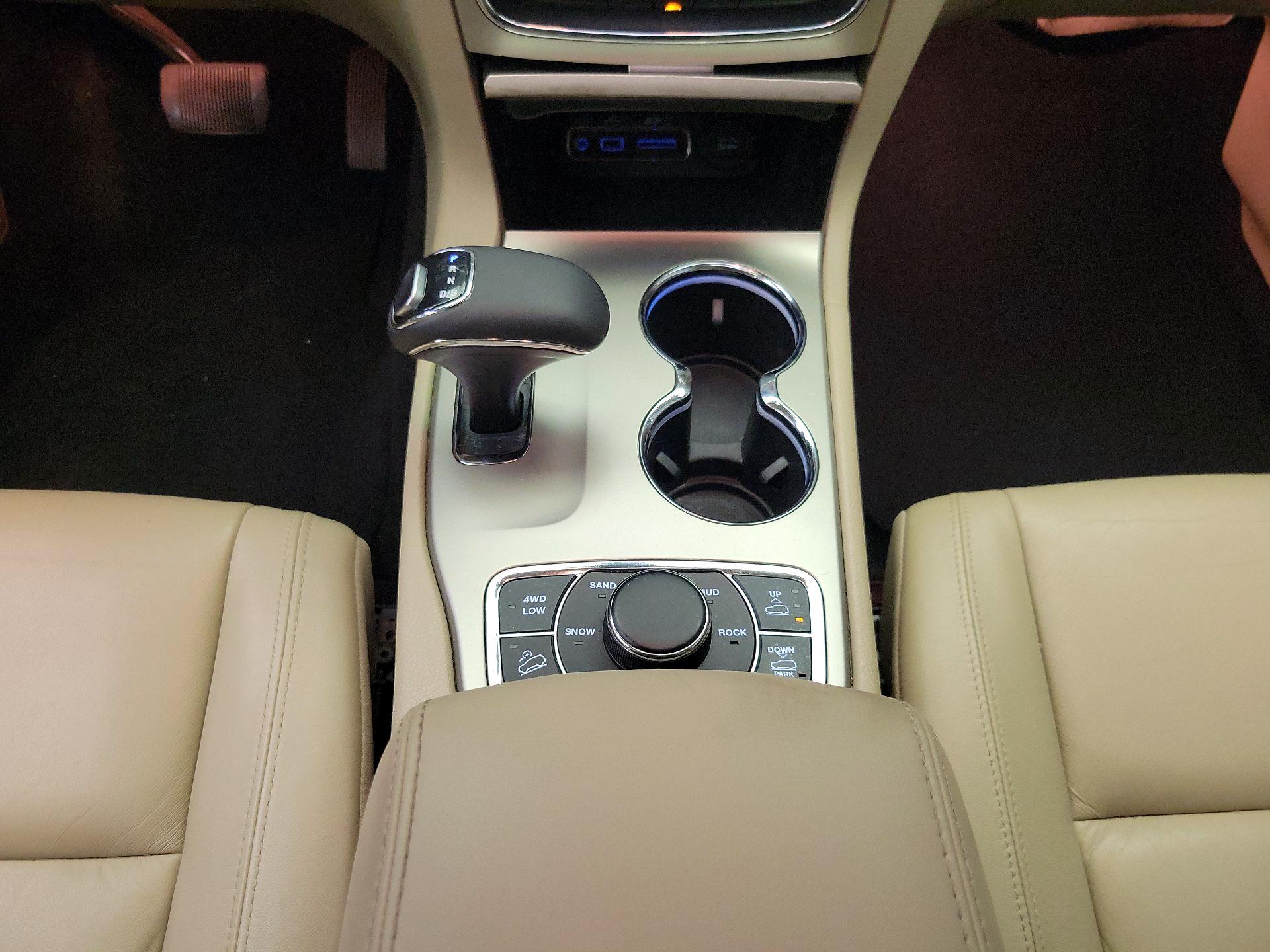 Thumbnail: 2014 Jeep Grand Cherokee - 17