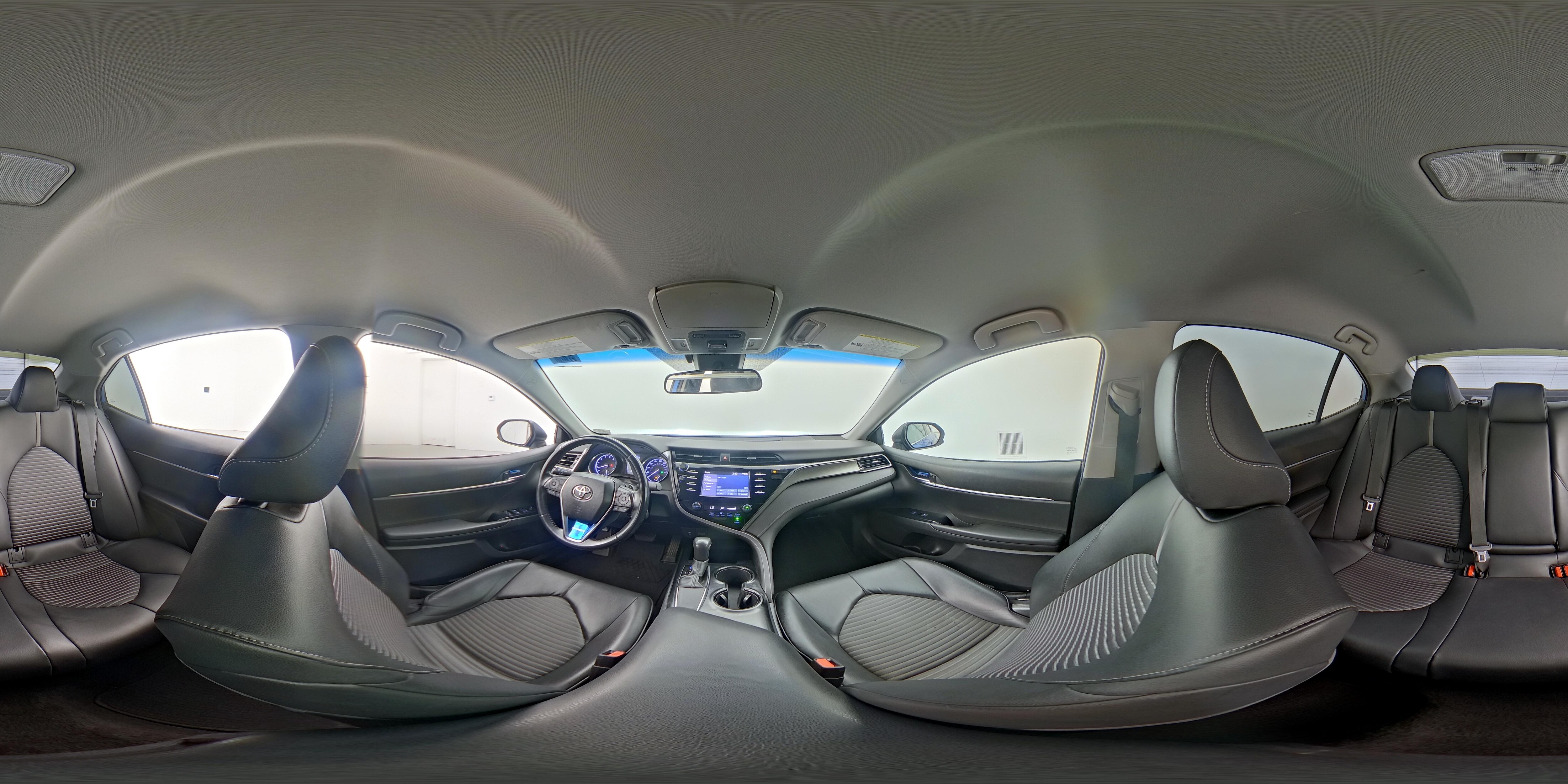 2019 Toyota Camry SE - Photo 24