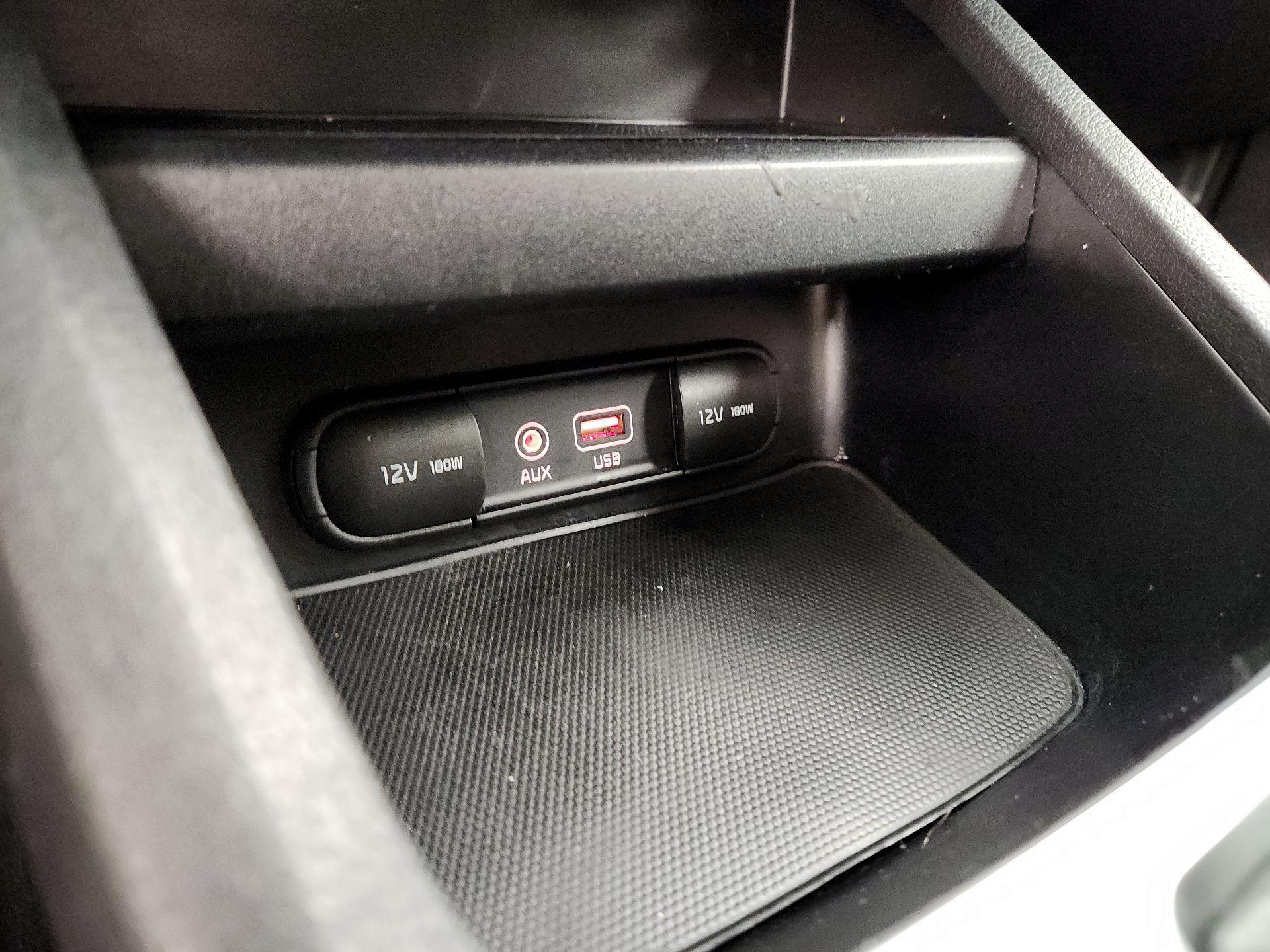 Thumbnail: 2020 Kia Forte - 18