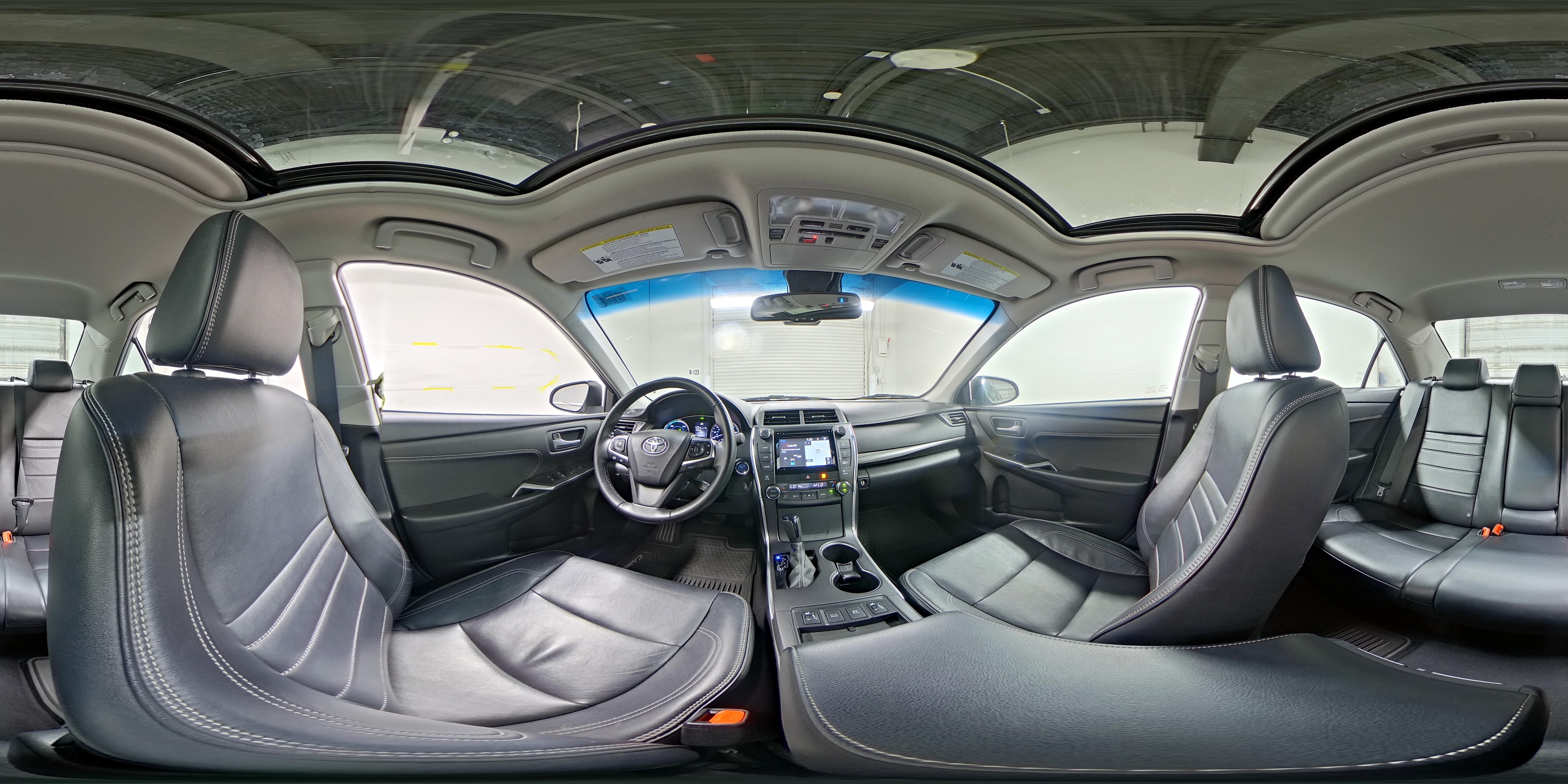 2015 Toyota Camry XLE Hybrid - Photo 26