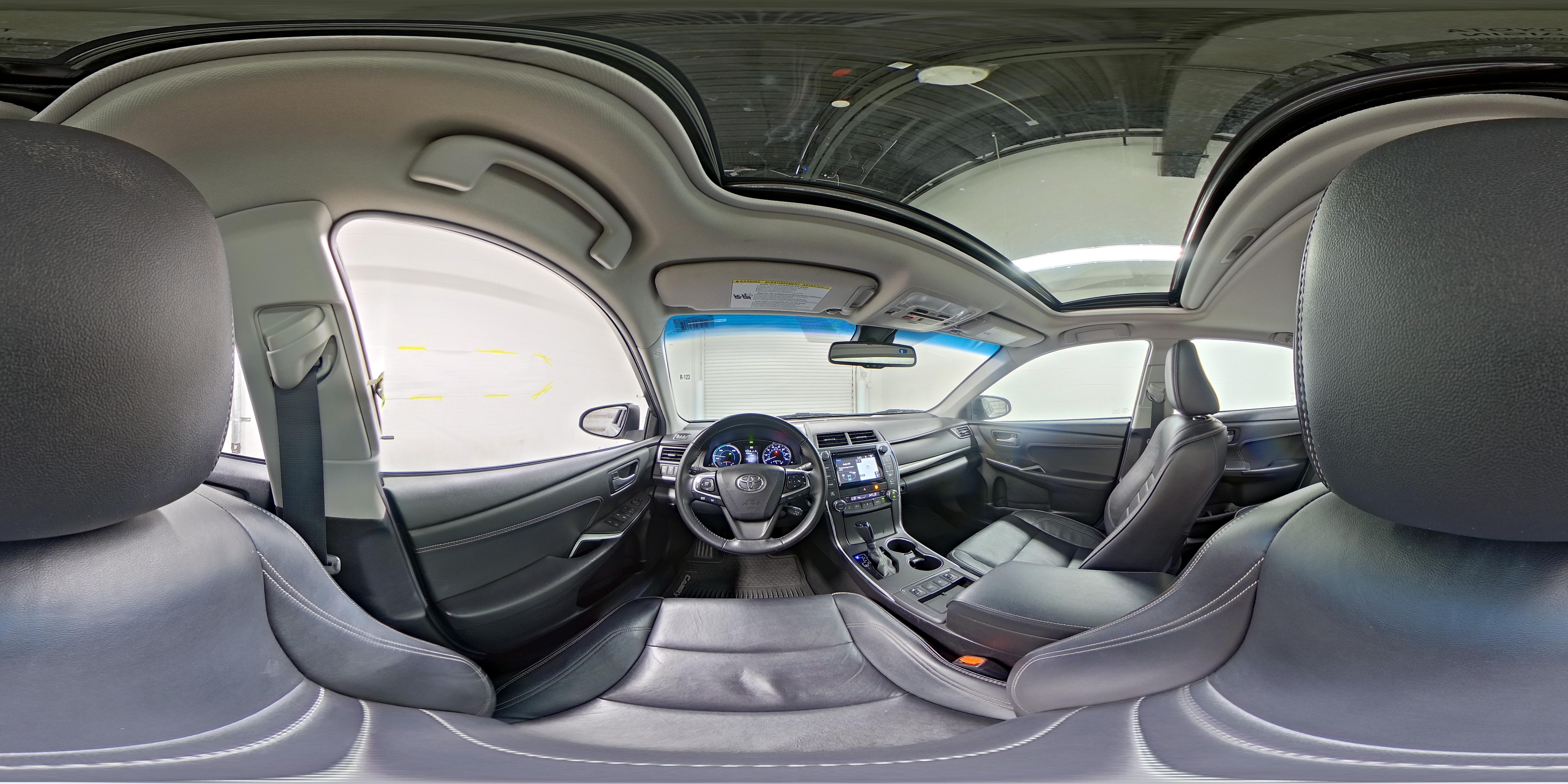 2015 Toyota Camry XLE Hybrid - Photo 28