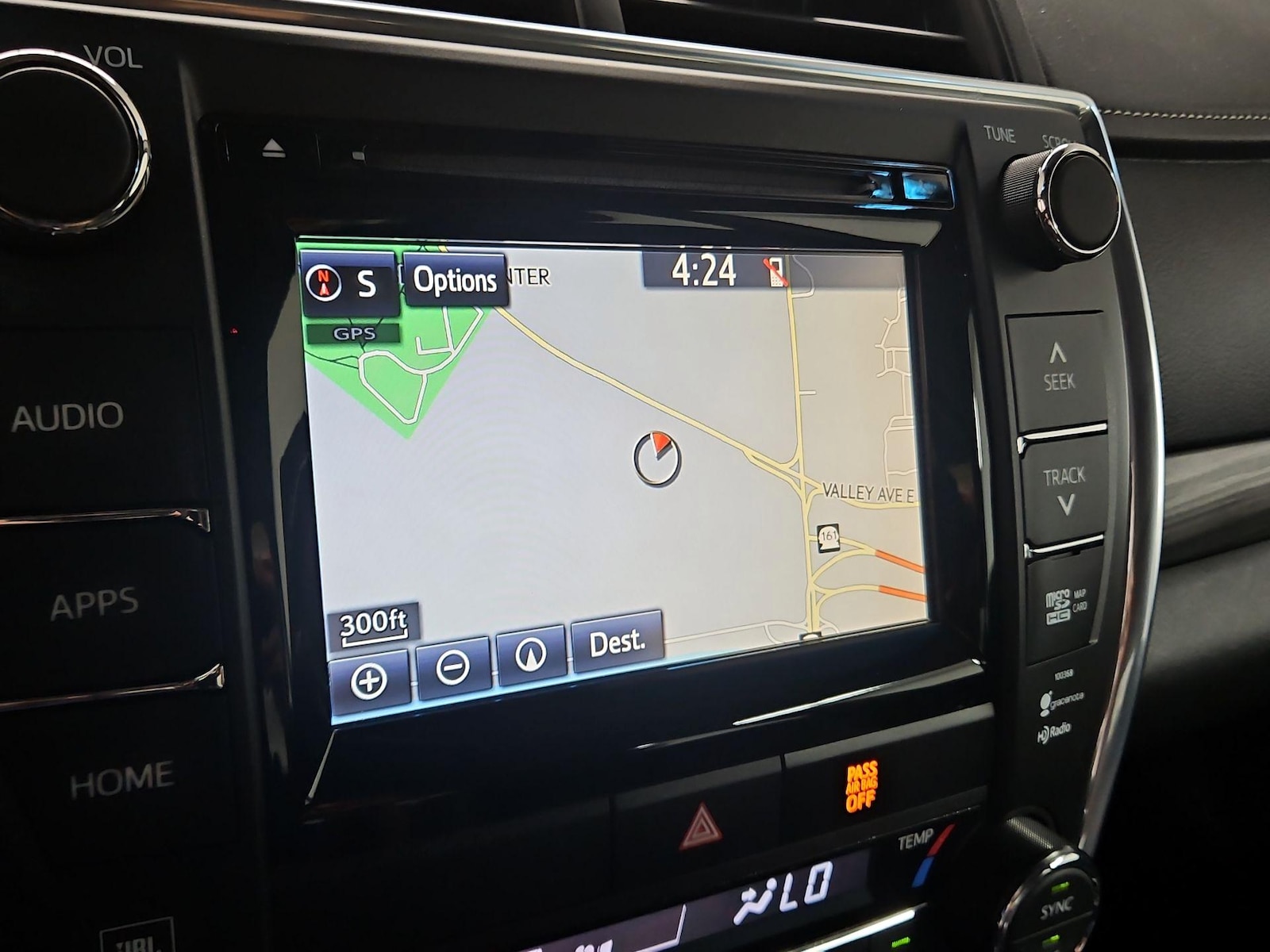 2015 Toyota Camry XLE Hybrid - Photo 15