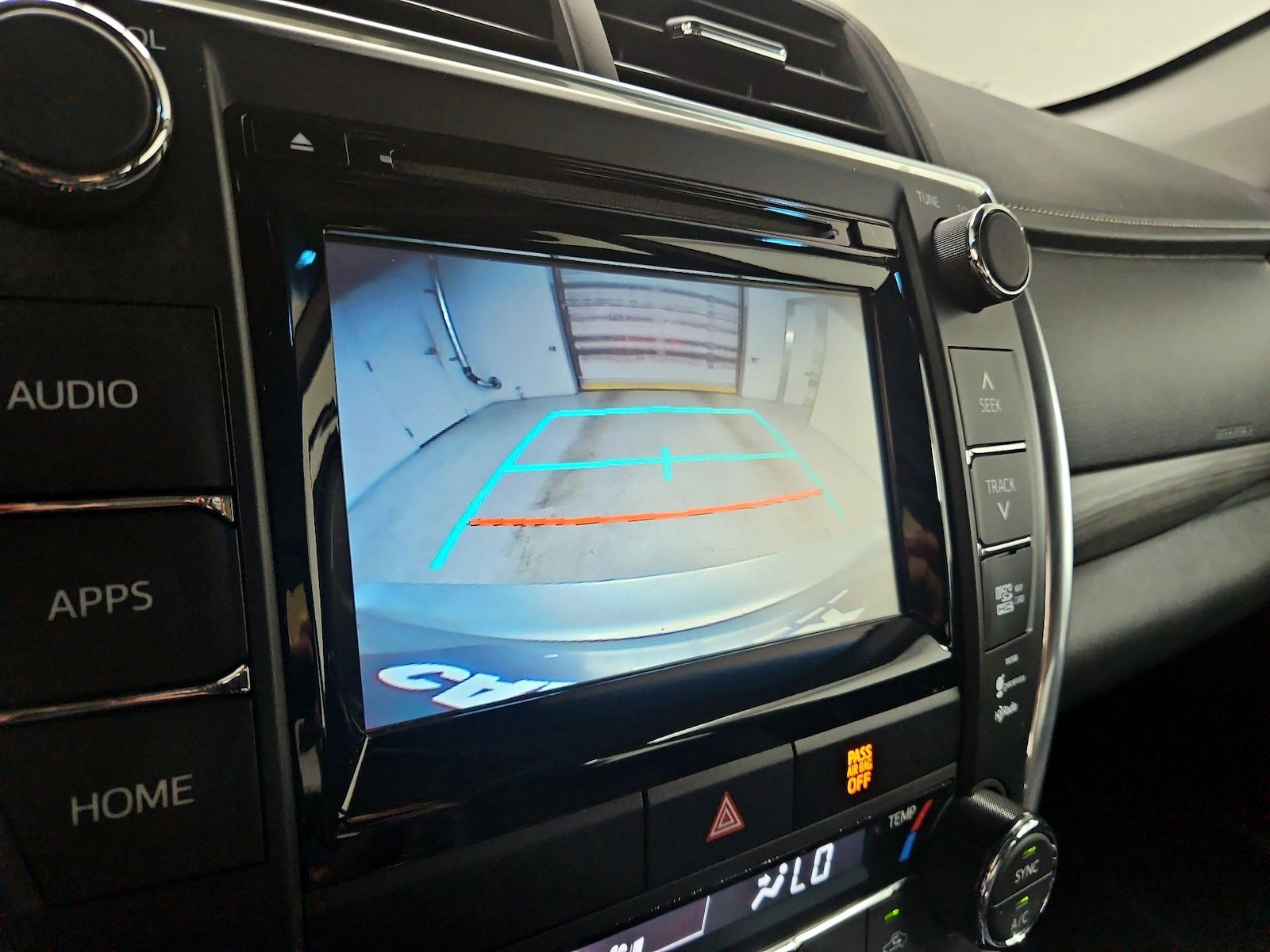 2015 Toyota Camry XLE Hybrid - Photo 16